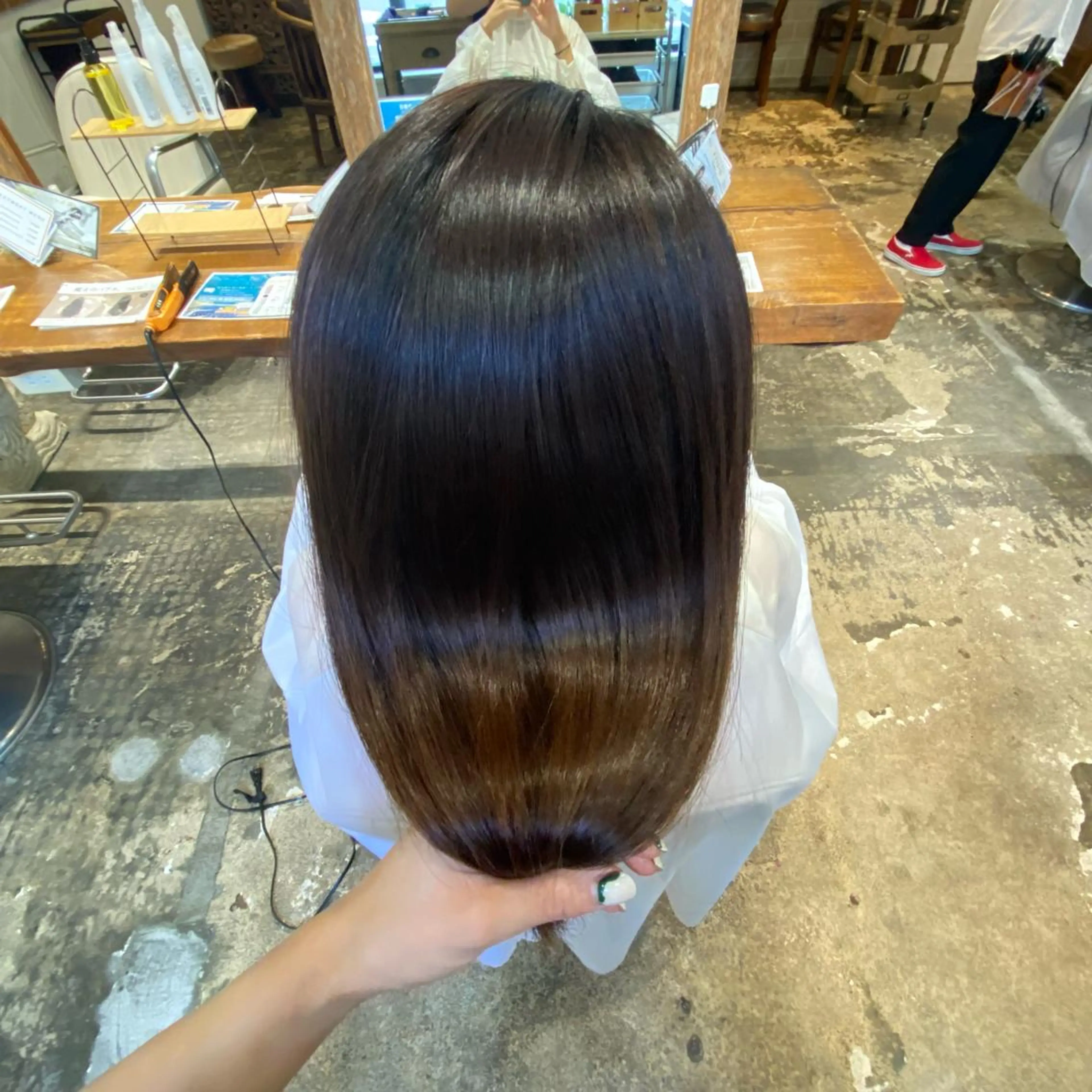 セミロング カット 縮毛矯正 トリートメント ヘッドスパ putri店長 和田鈴采のヘアスタイル