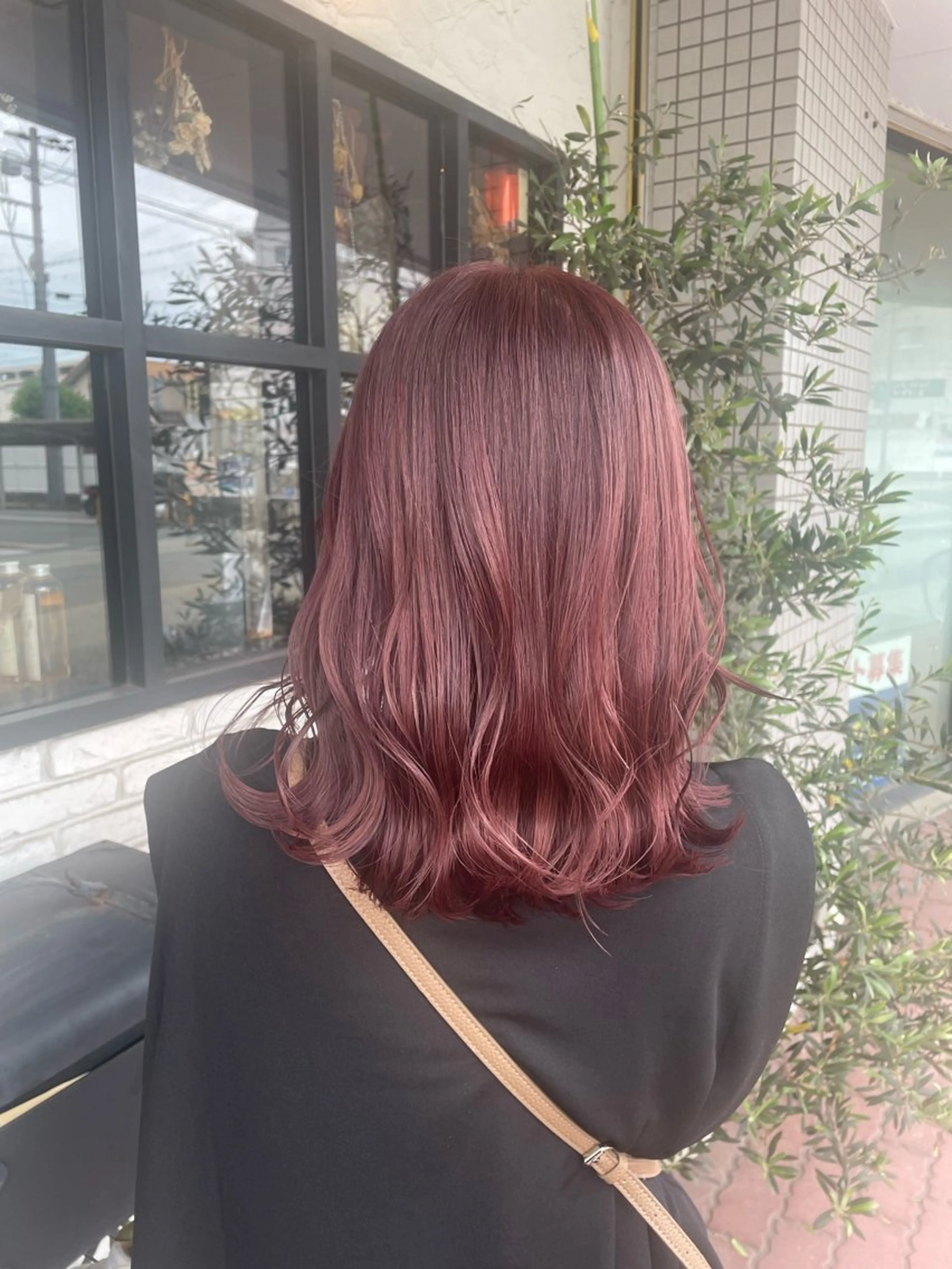 ミディアム カラー カット ヘアカラー 小坂 真子のヘアスタイル