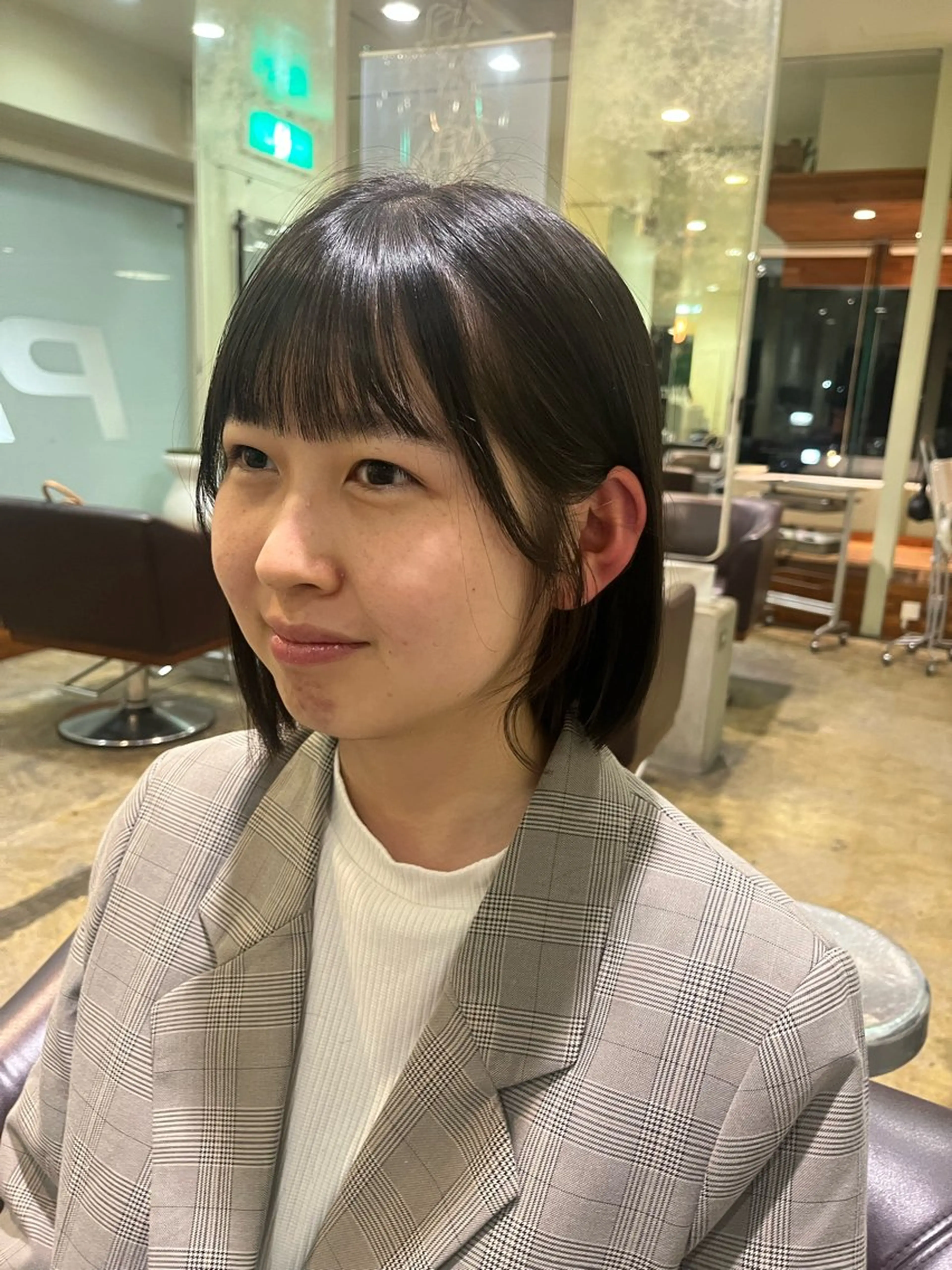 ミディアム ボブ カット PiED DE POULE POCHE所属・酒井 陽南乃のヘアスタイル