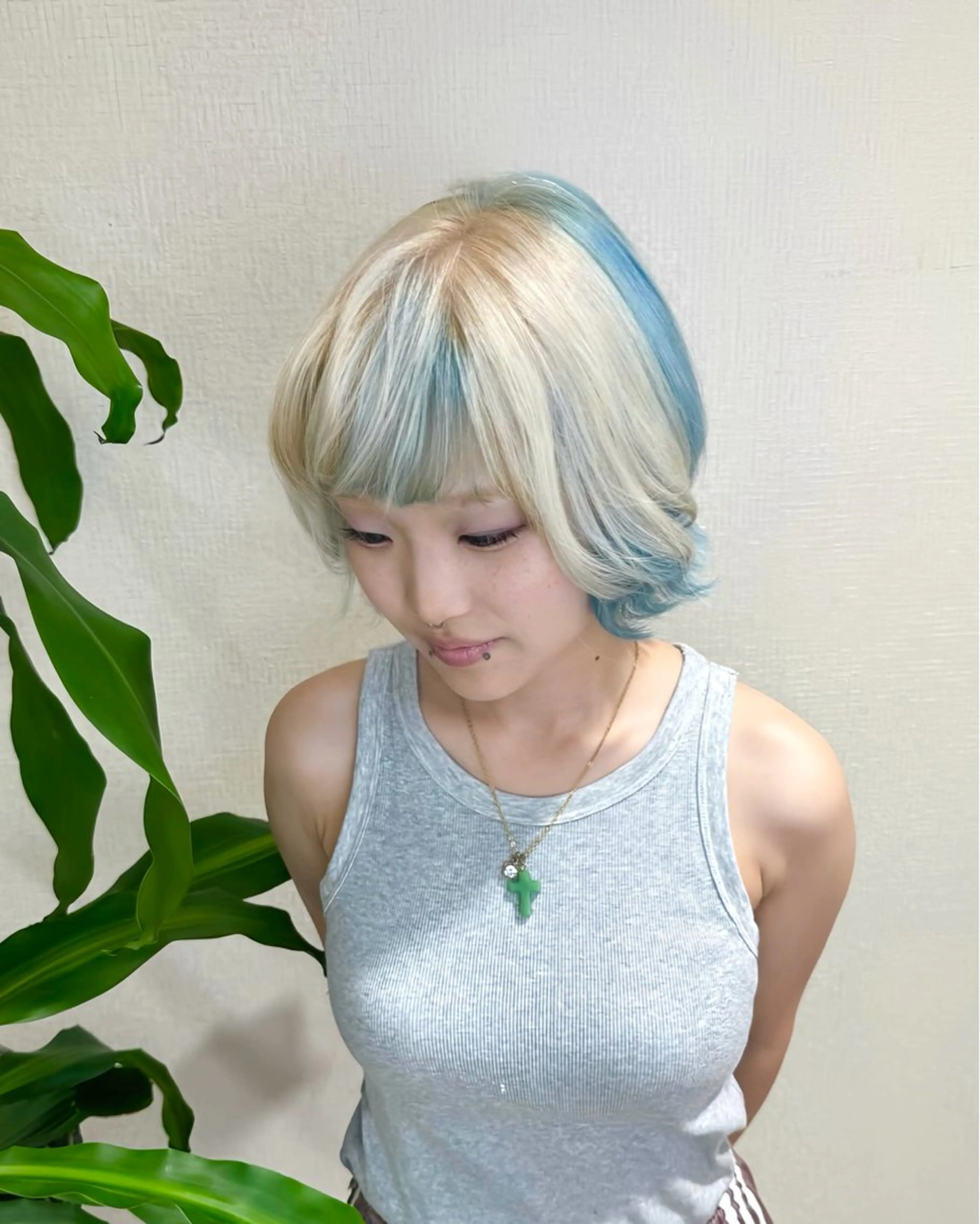 ショート カラー ブリーチ デザインカラー ハイトーン・髪質改善 RINのヘアスタイル