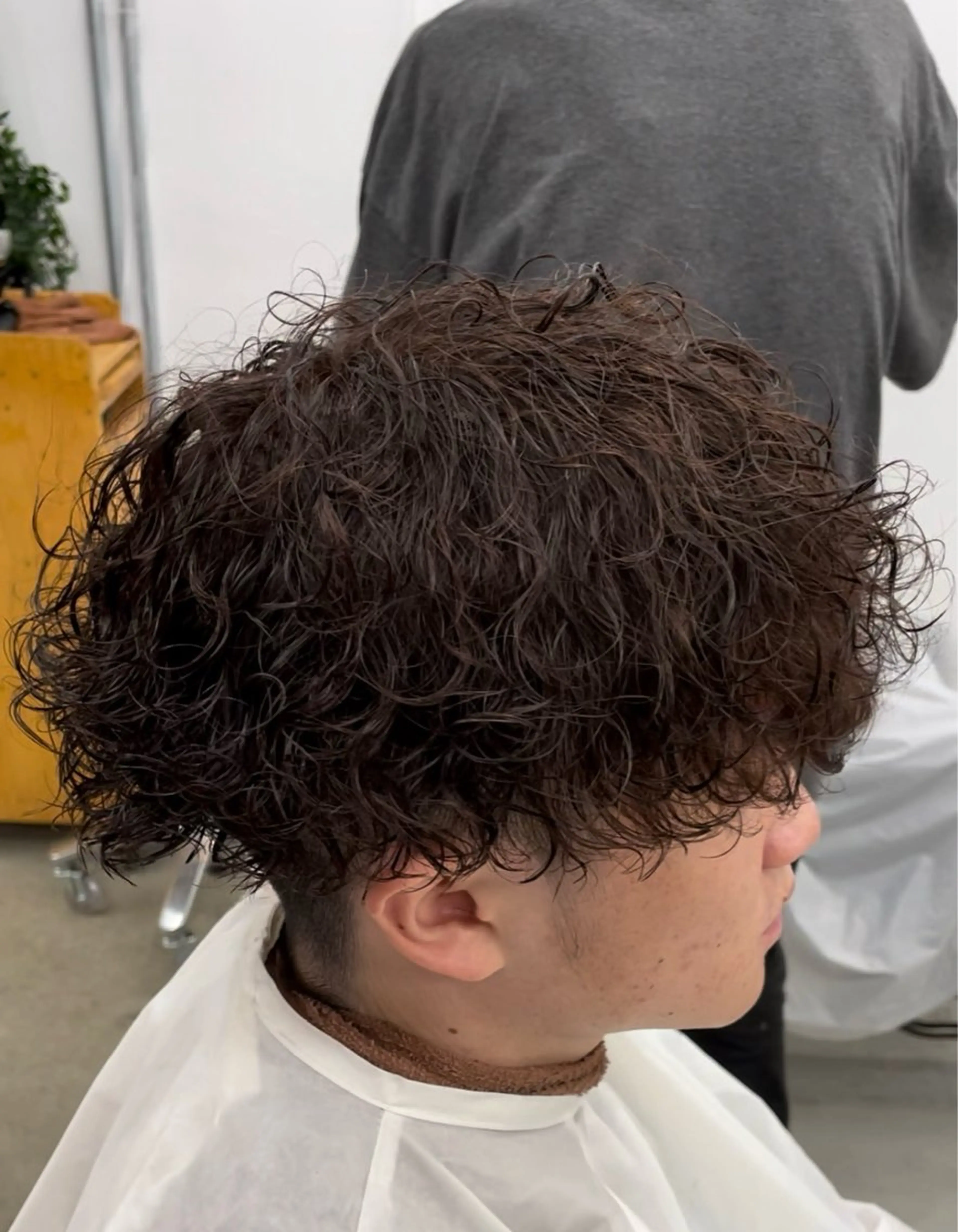 ショート パーマ メンズ メンズパーマ 波巻きパーマ sunc所属・安野 碧のヘアスタイル