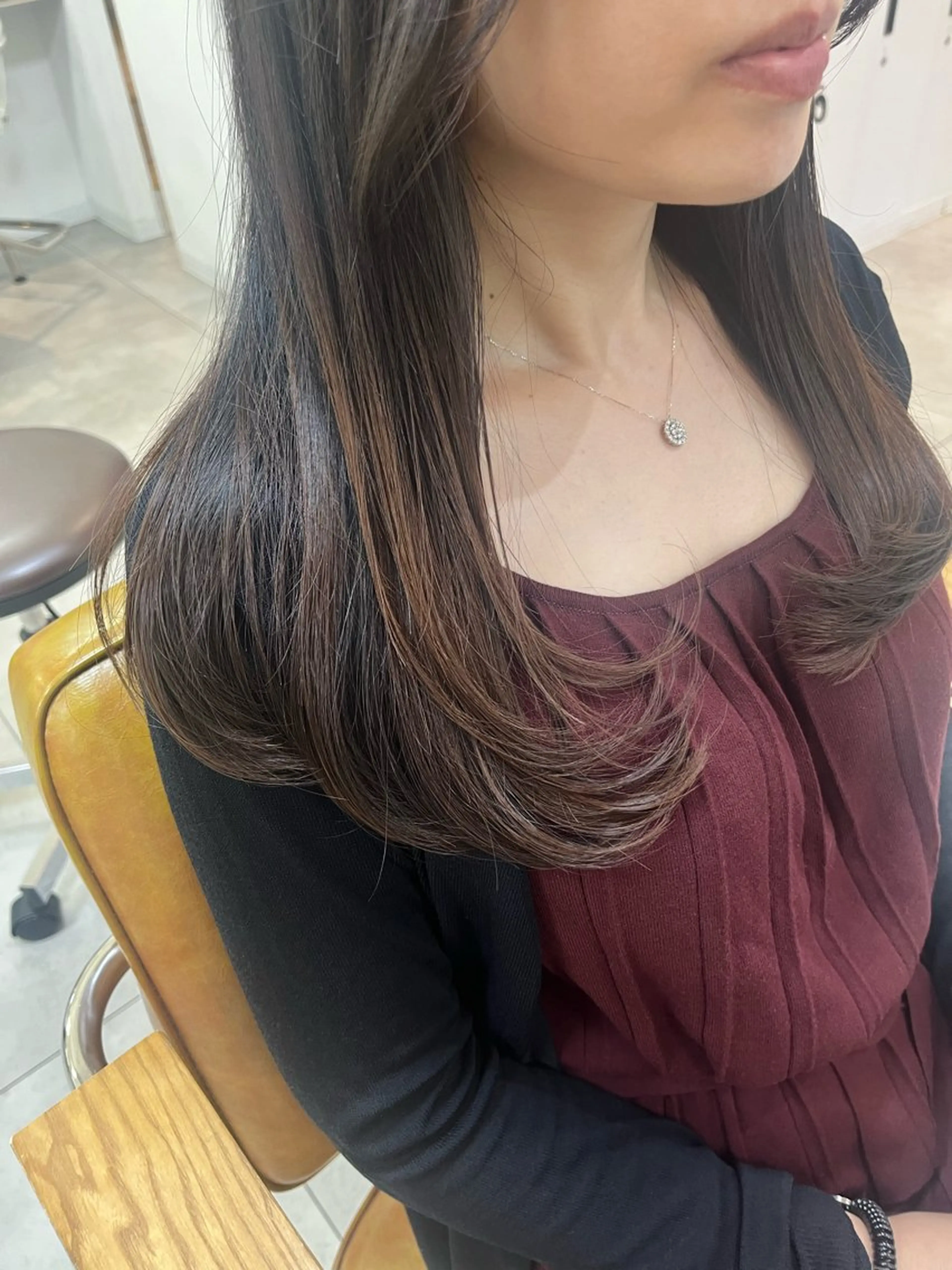セミロング 顔周りカット レイヤーカット Hikari /赤み消しカラーのヘアスタイル