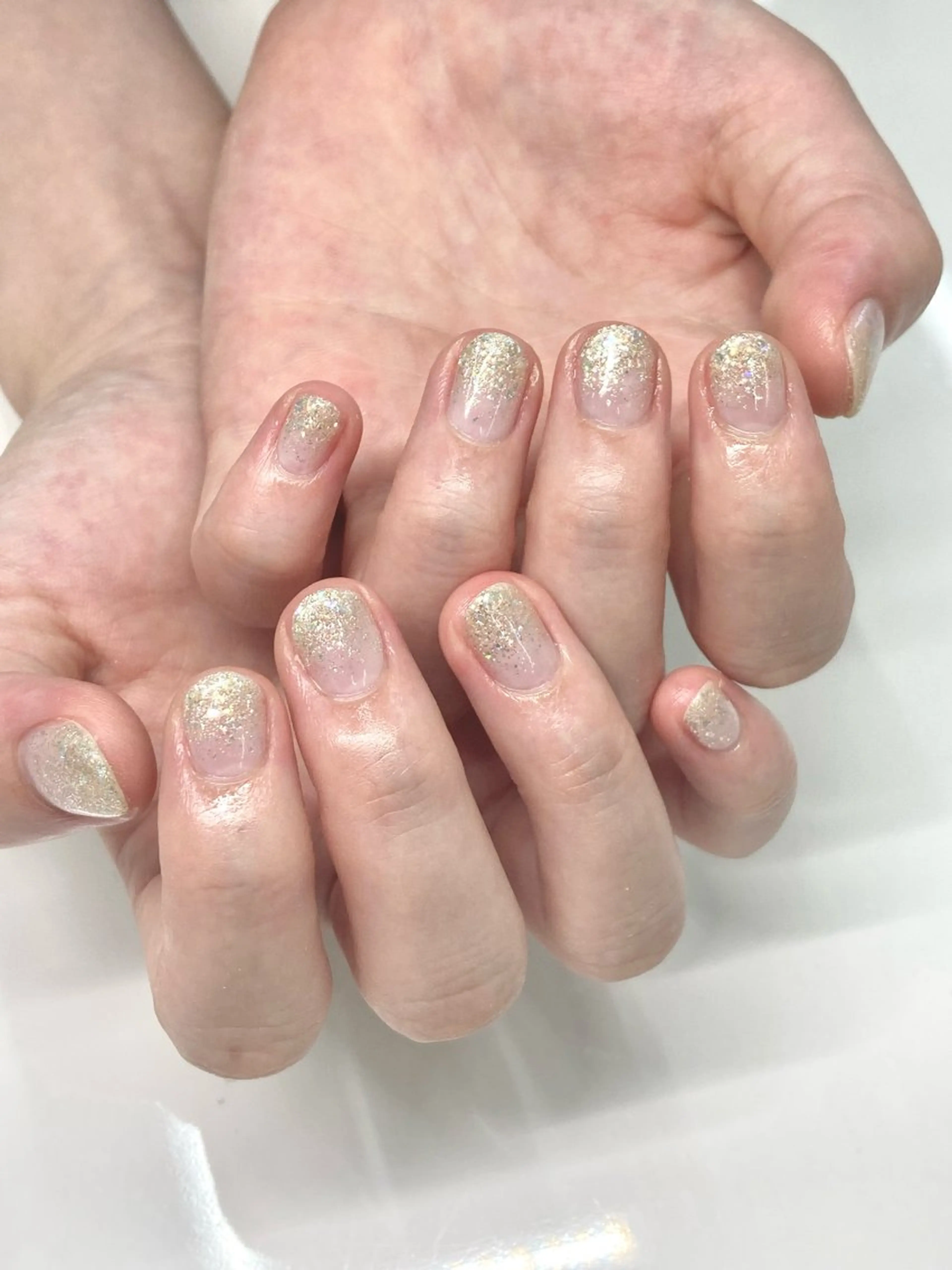 ネイル ゴールド キラキラネイル ラメ(グリッター) ラメグラデーション Nail Total beauty salon Laki所属・佐々木 優花のネイルデザイン