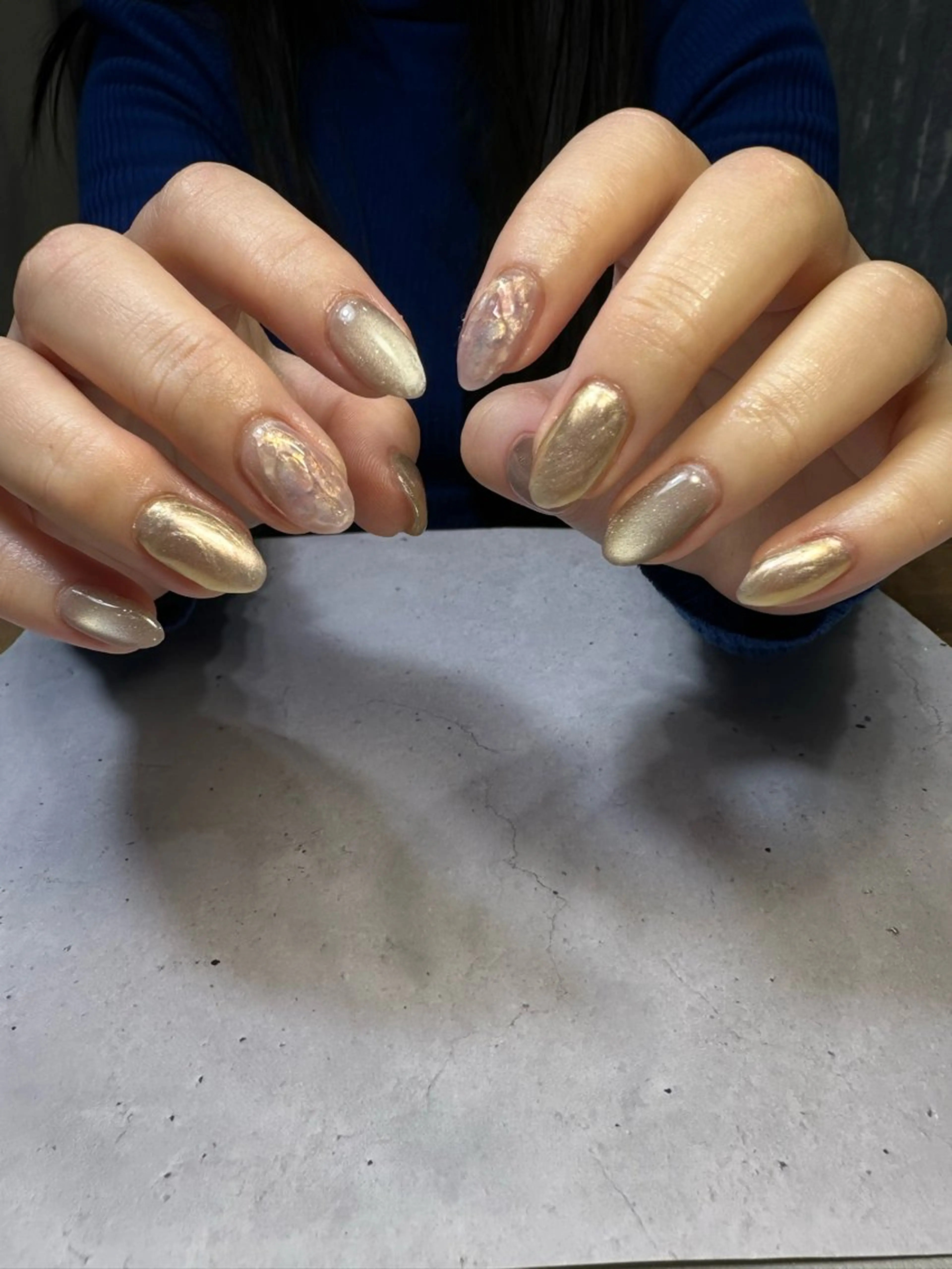 ネイル ブルー フットネイル マグネットネイル ミラーネイル ニュアンスネイル ハンドネイル nailsalon Daphneのネイルデザイン