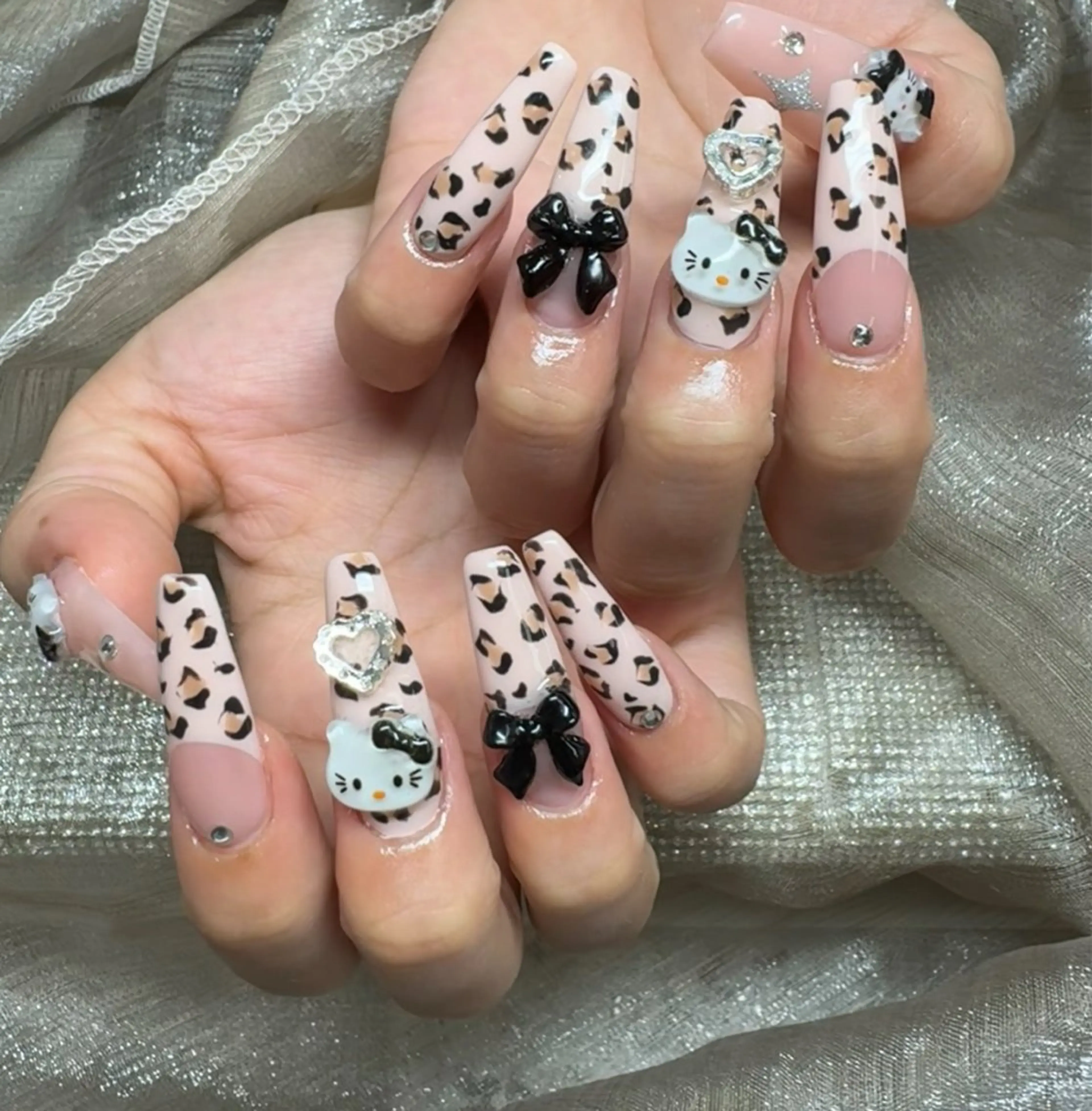 ネイル オーロラネイル フレンチネイル グラデーション 氷ネイル・うるうるネイル キラキラネイル ハンドネイル H.baby Nail Salonのネイルデザイン