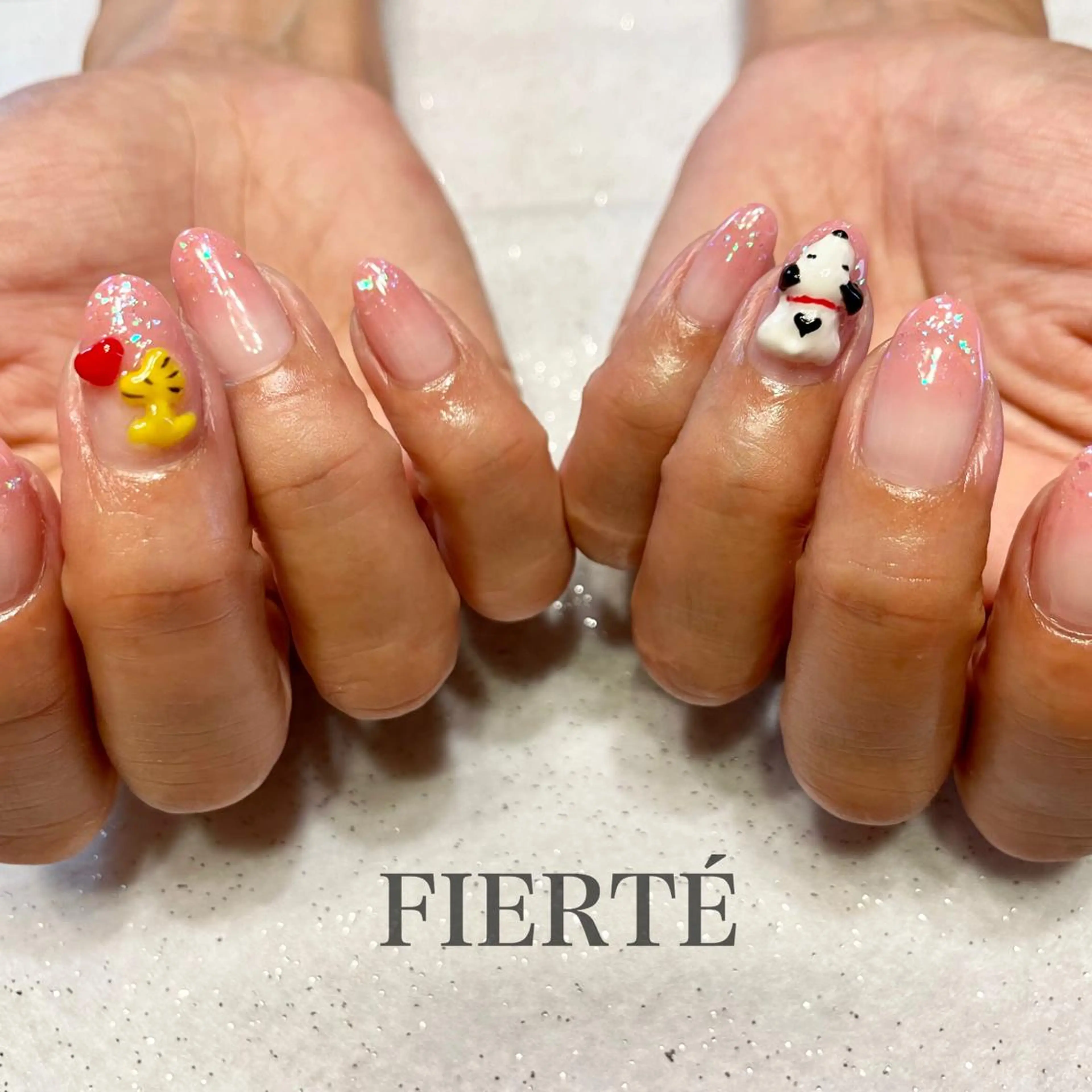 ネイル グラデーション ラメ(グリッター) ハンドネイル FIERTÉ所属・FIERTÉ Miyuのネイルデザイン