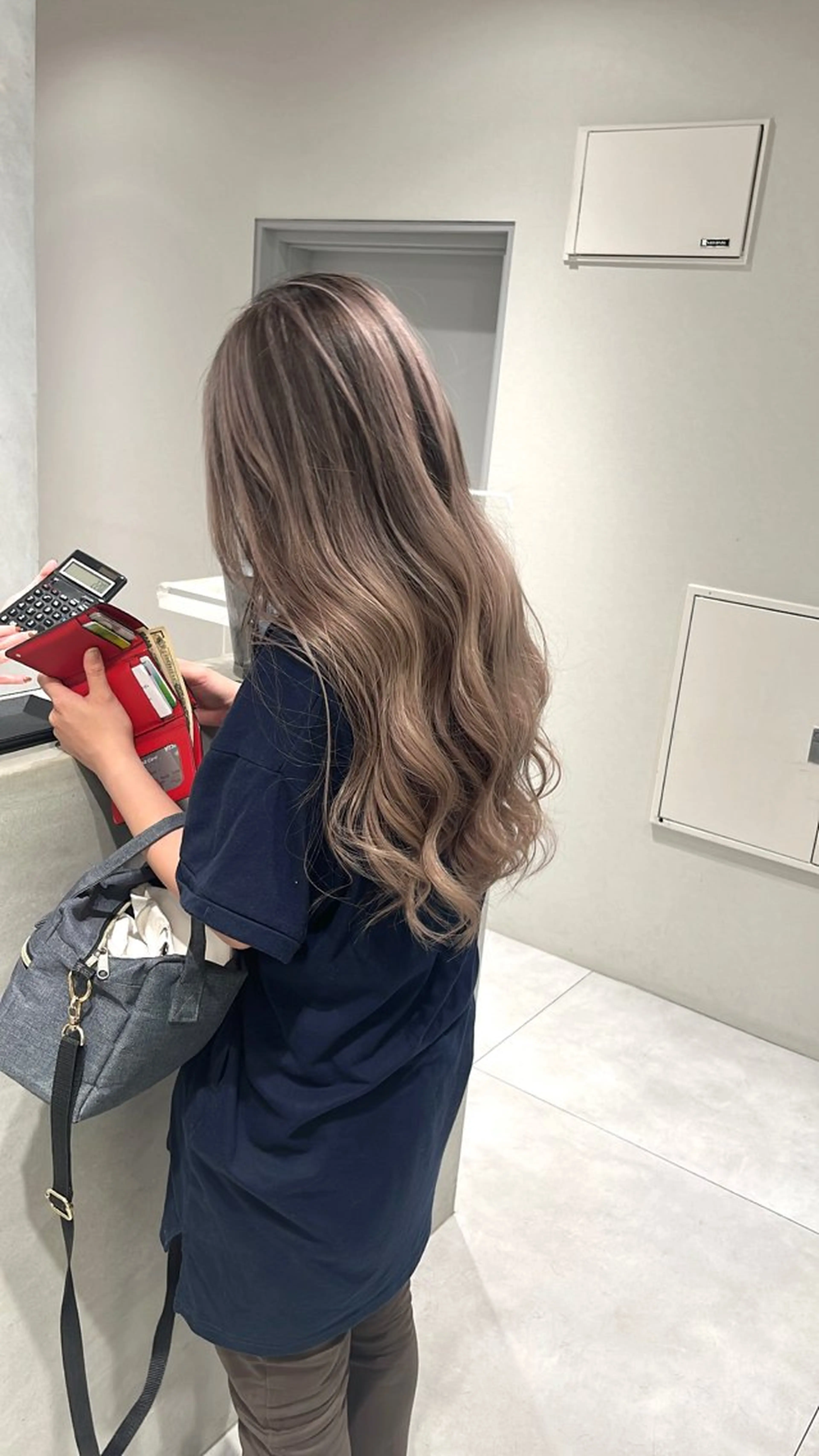 ロング カラー ヘアカラー バレイヤージュ ハイライトのヘアスタイル