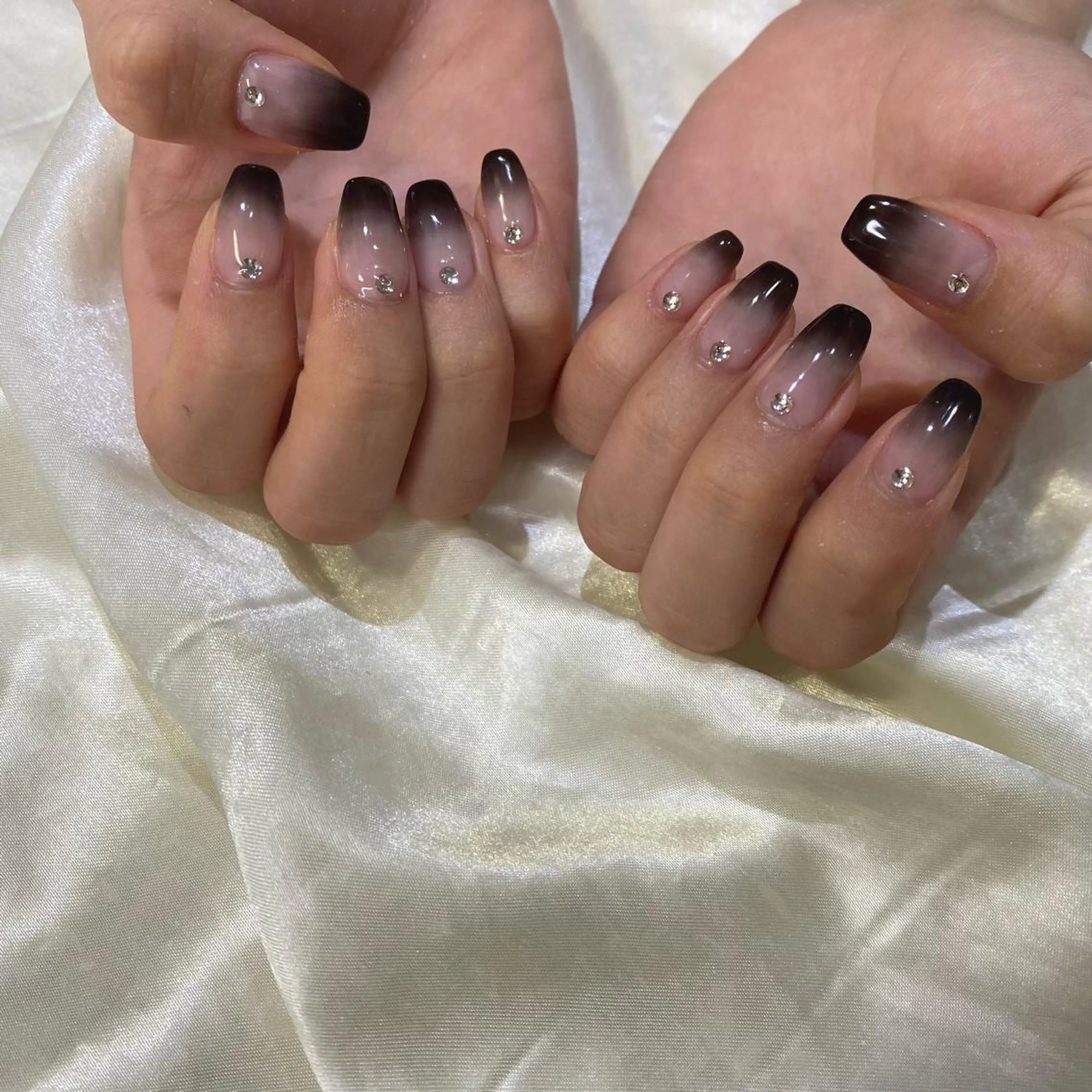 ネイル ハンドネイル 西岡 杏のネイルデザイン