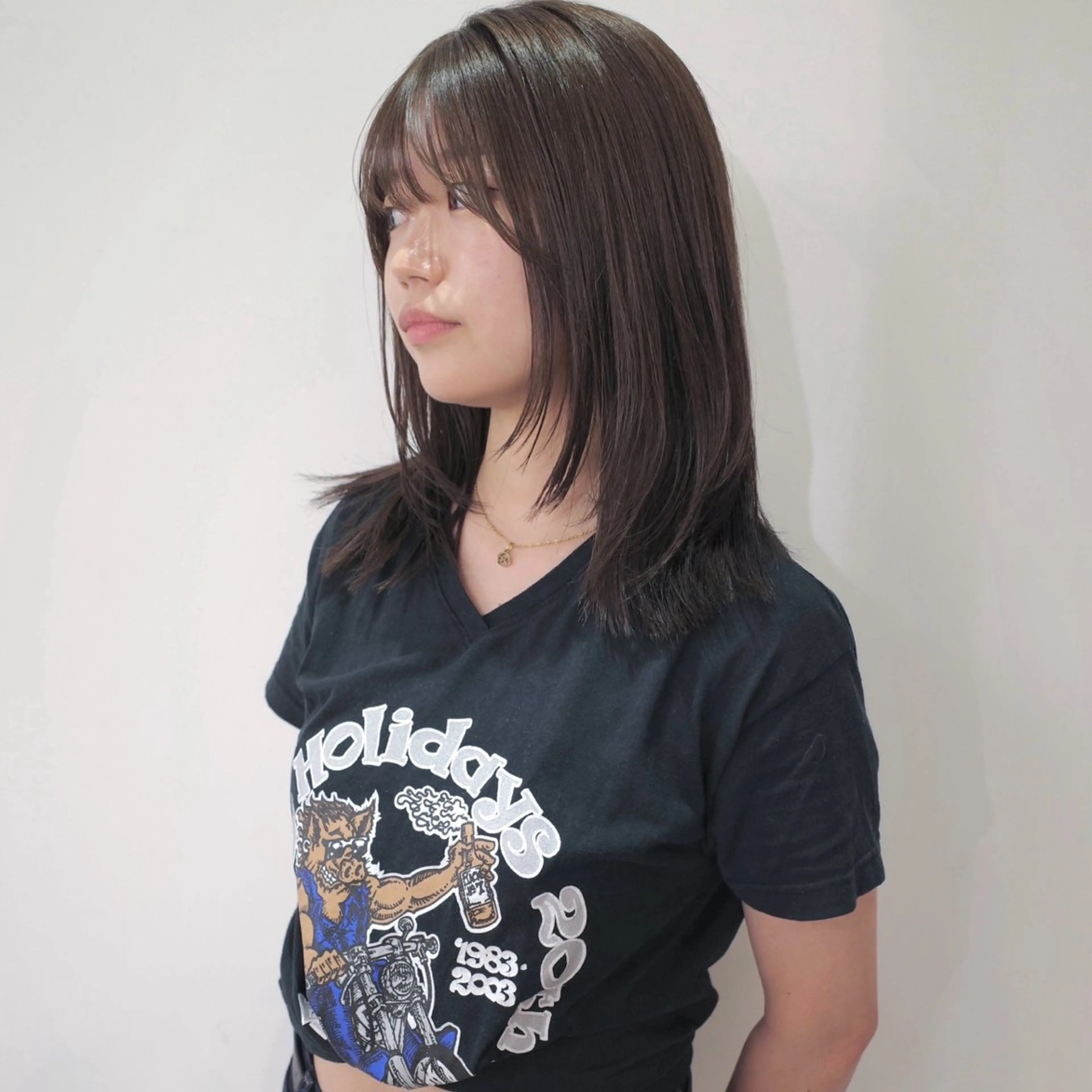 ミディアム カラー ベージュカラー 透明感カラー オリーブベージュ 顔まわりレイヤー 顔周りカット カット ヘアカラー トリートメント nonoka/ レイヤー透明感カラーのヘアスタイル