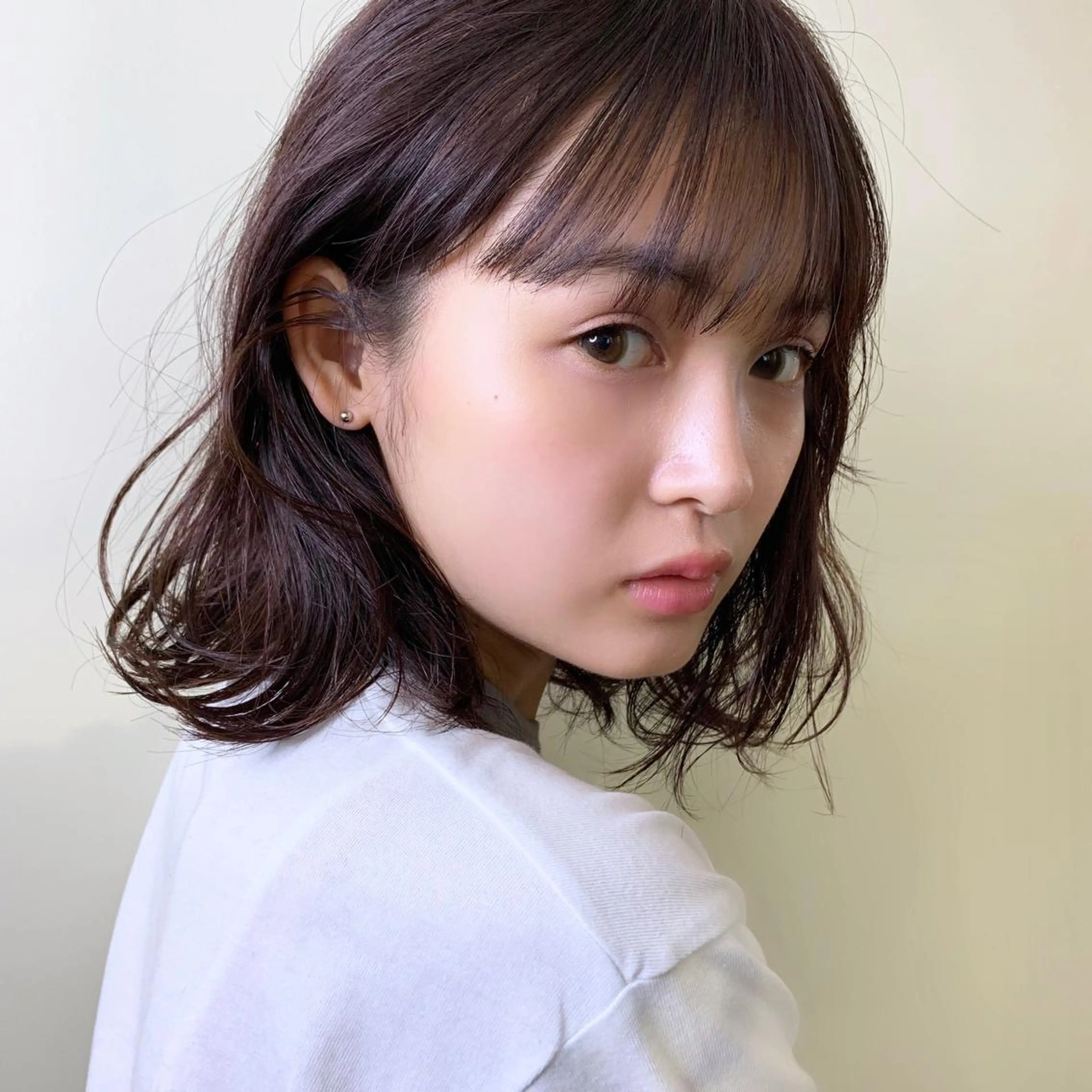 ミディアム カラー ブラウンカラー パープルカラー パープルブラウン 上川 美幸のヘアスタイル