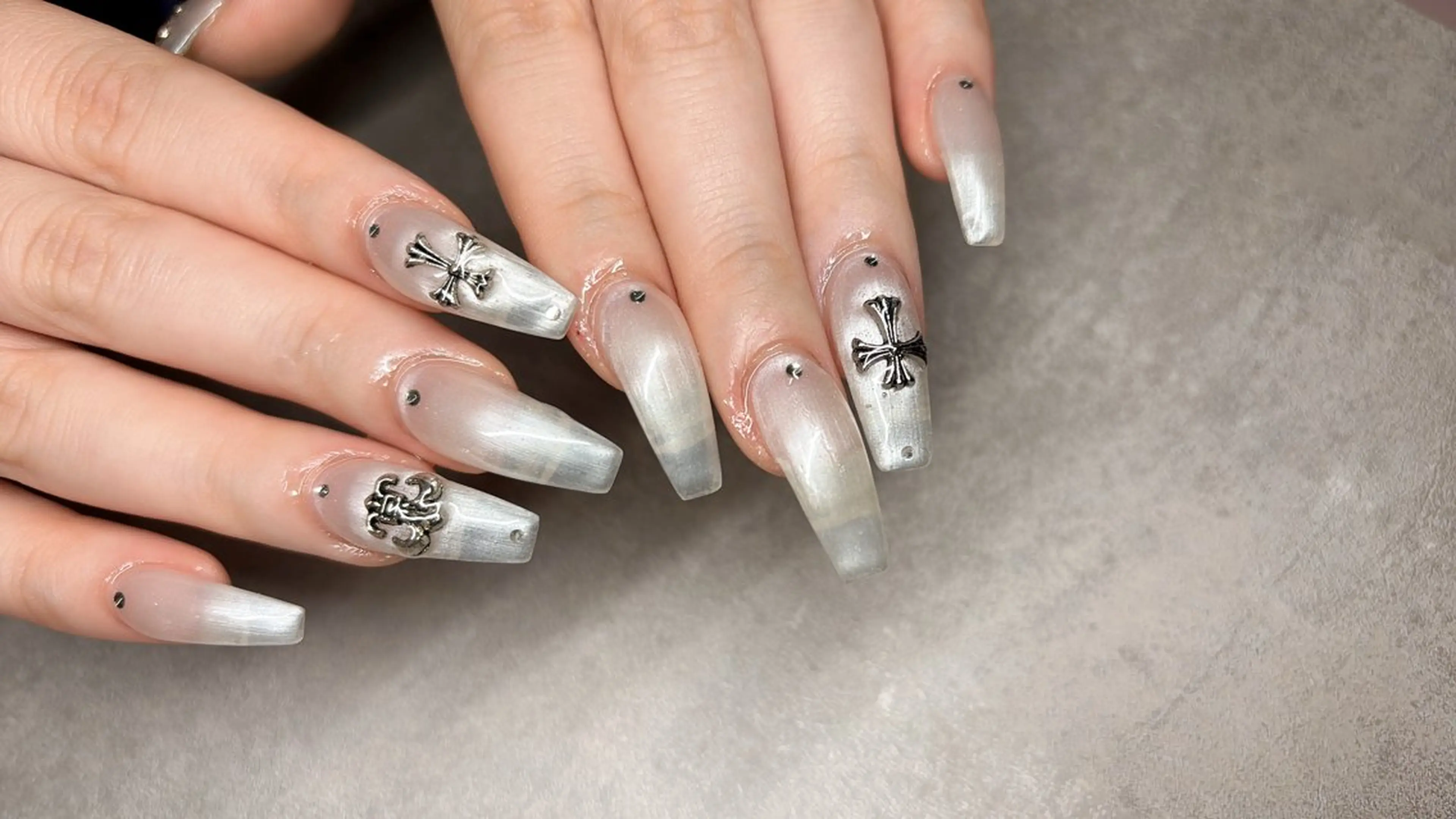ネイル 韓国ネイル ロングネイル 持ち込み シンプルネイル スクエアネイル ハンドネイル happiness nailのネイルデザイン