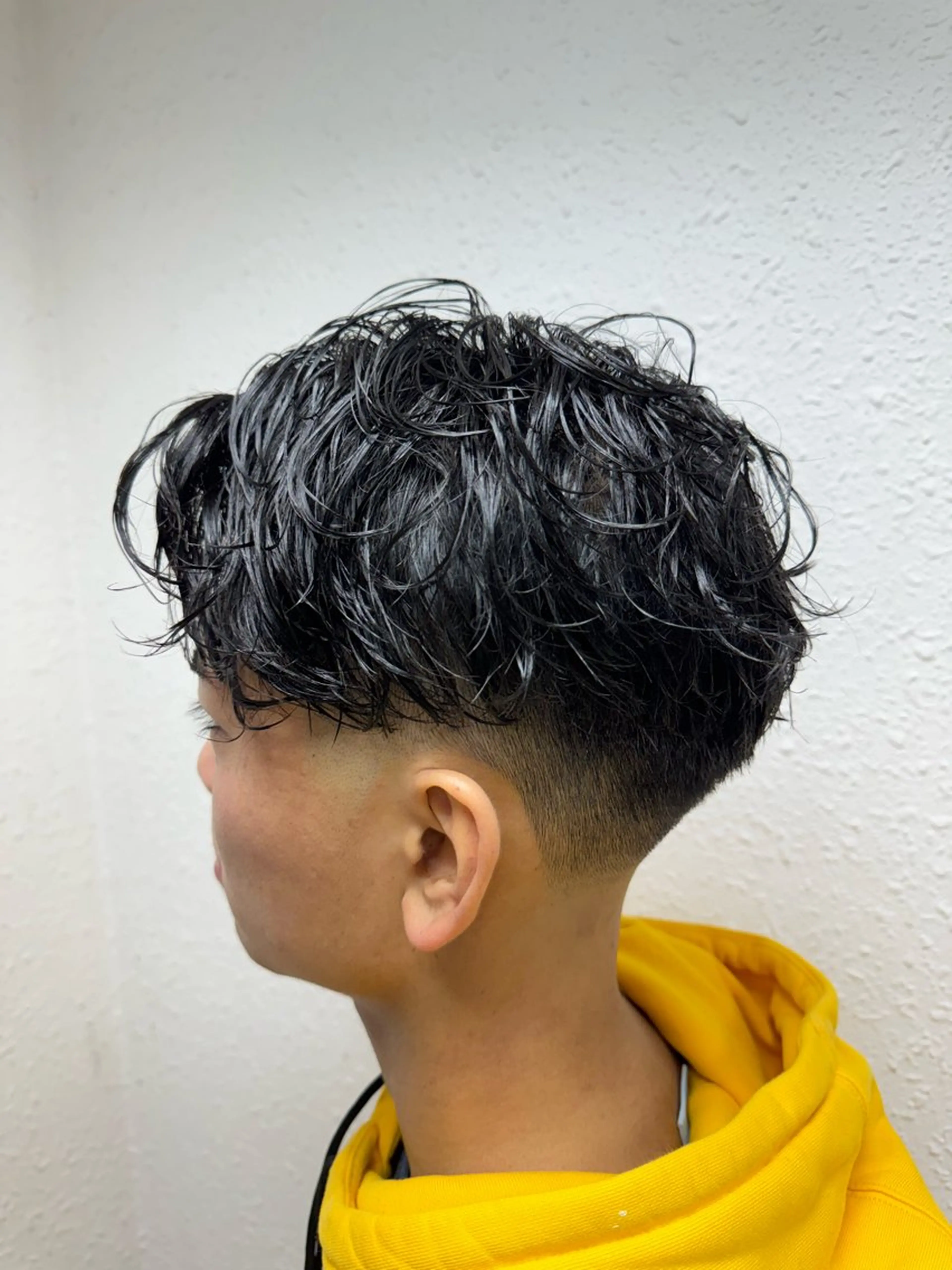 ショート パーマ メンズ センターパート ダウンパーマ フェードカット メンズハイライト メンズパーマ カット パーマ トリートメント 💈メンズ特化💈 TASUKUのヘアスタイル