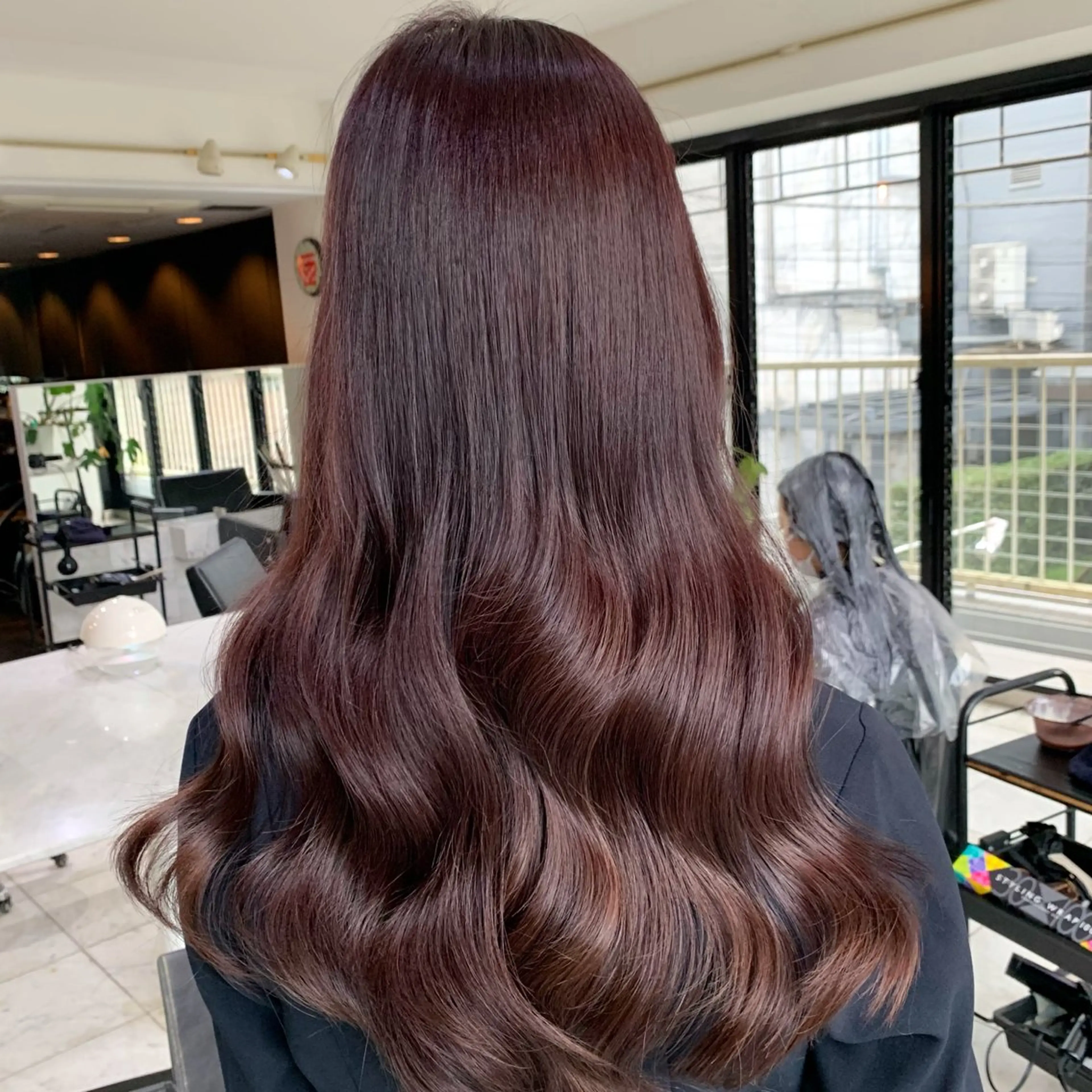 セミロング カラー ボルドーカラー ピンクカラー トリートメント RYOSUKE ハイトーンのヘアスタイル