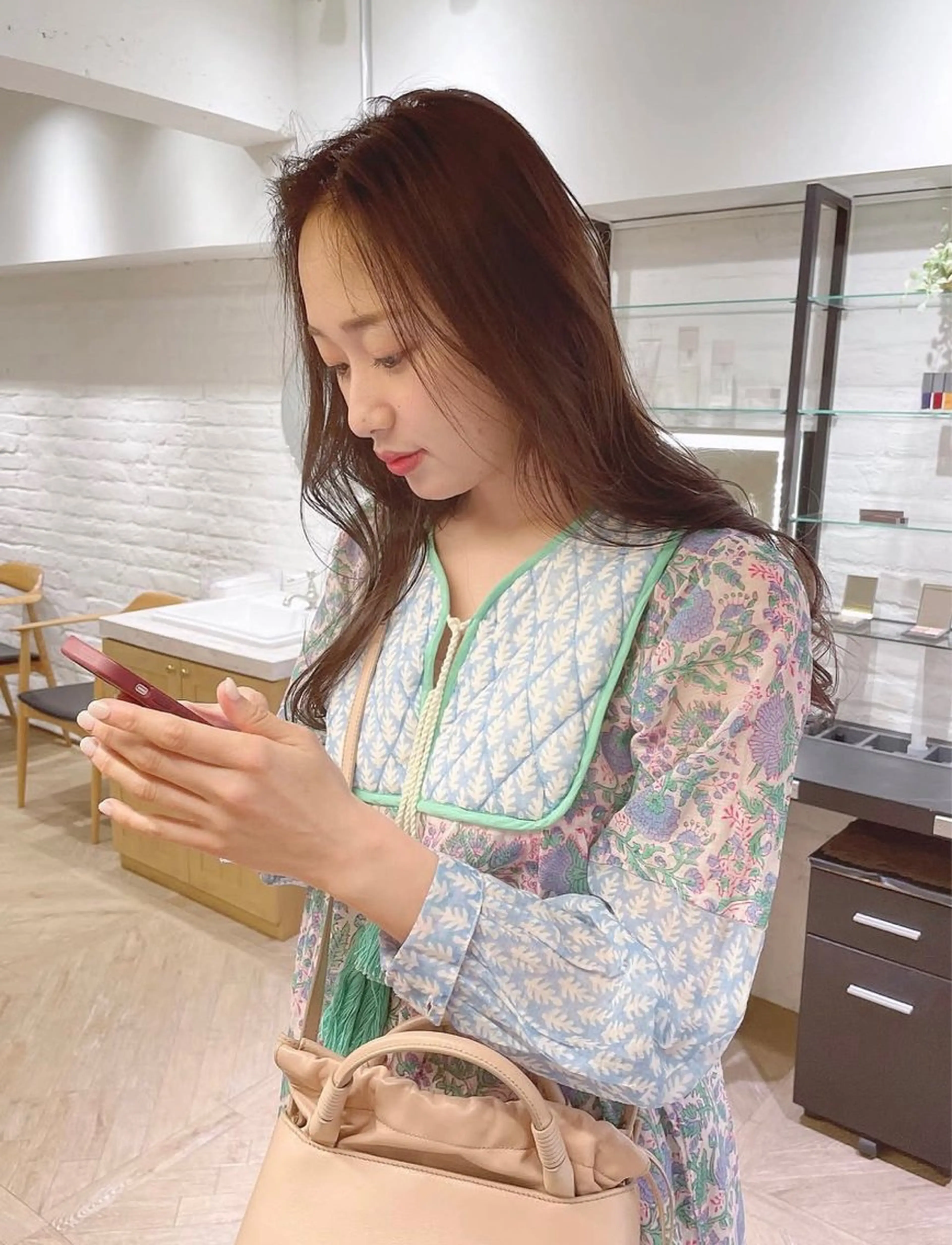 ロング カラー ベージュカラー 透明感カラー ダブルカラー トリートメント カット ヘアカラー トリートメント ハイトーン大得意 ×レイヤー🕊aiのヘアスタイル