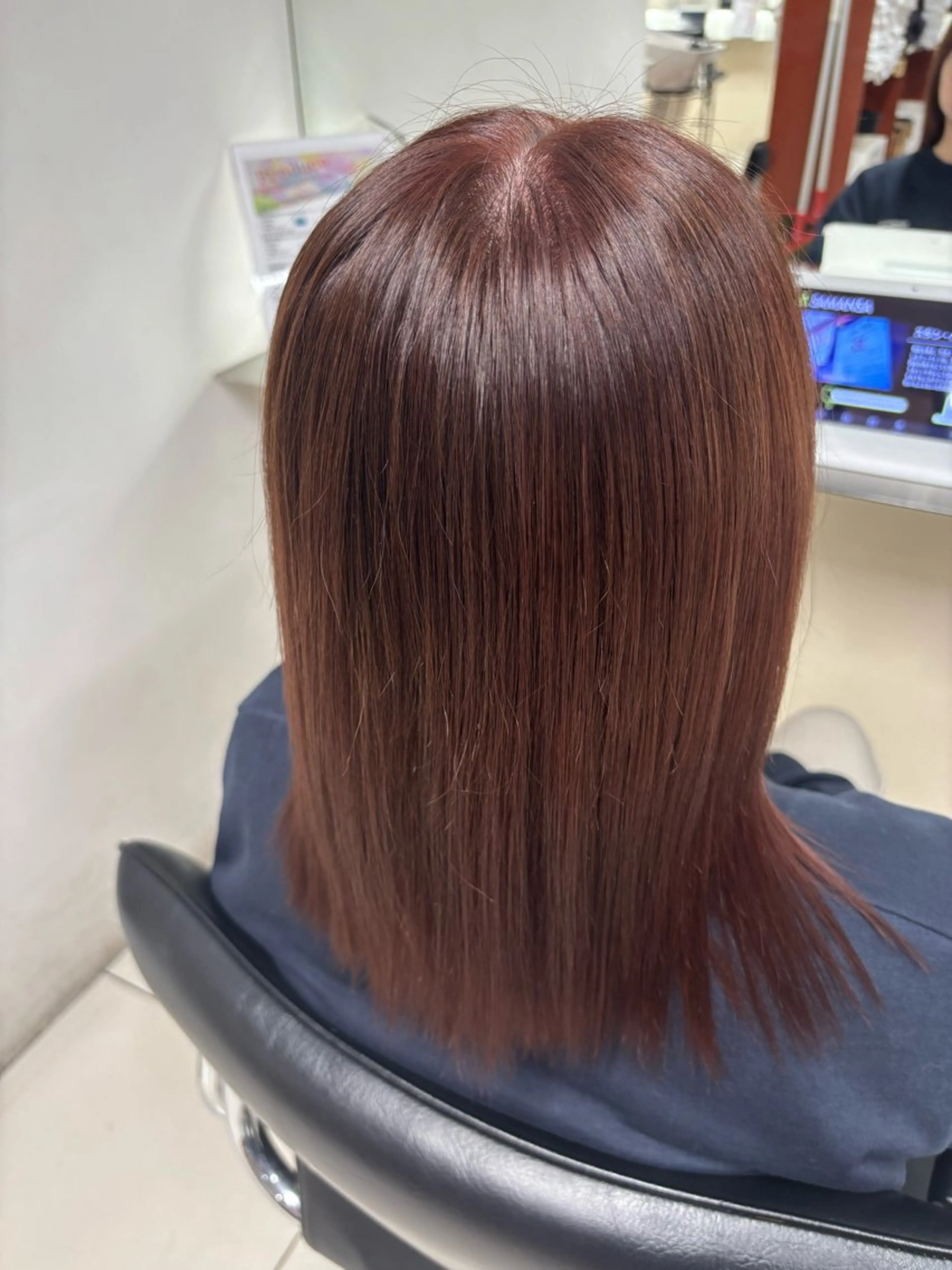 ミディアム カラー ヘアカラー カット、カラーモデル 募集中のヘアスタイル