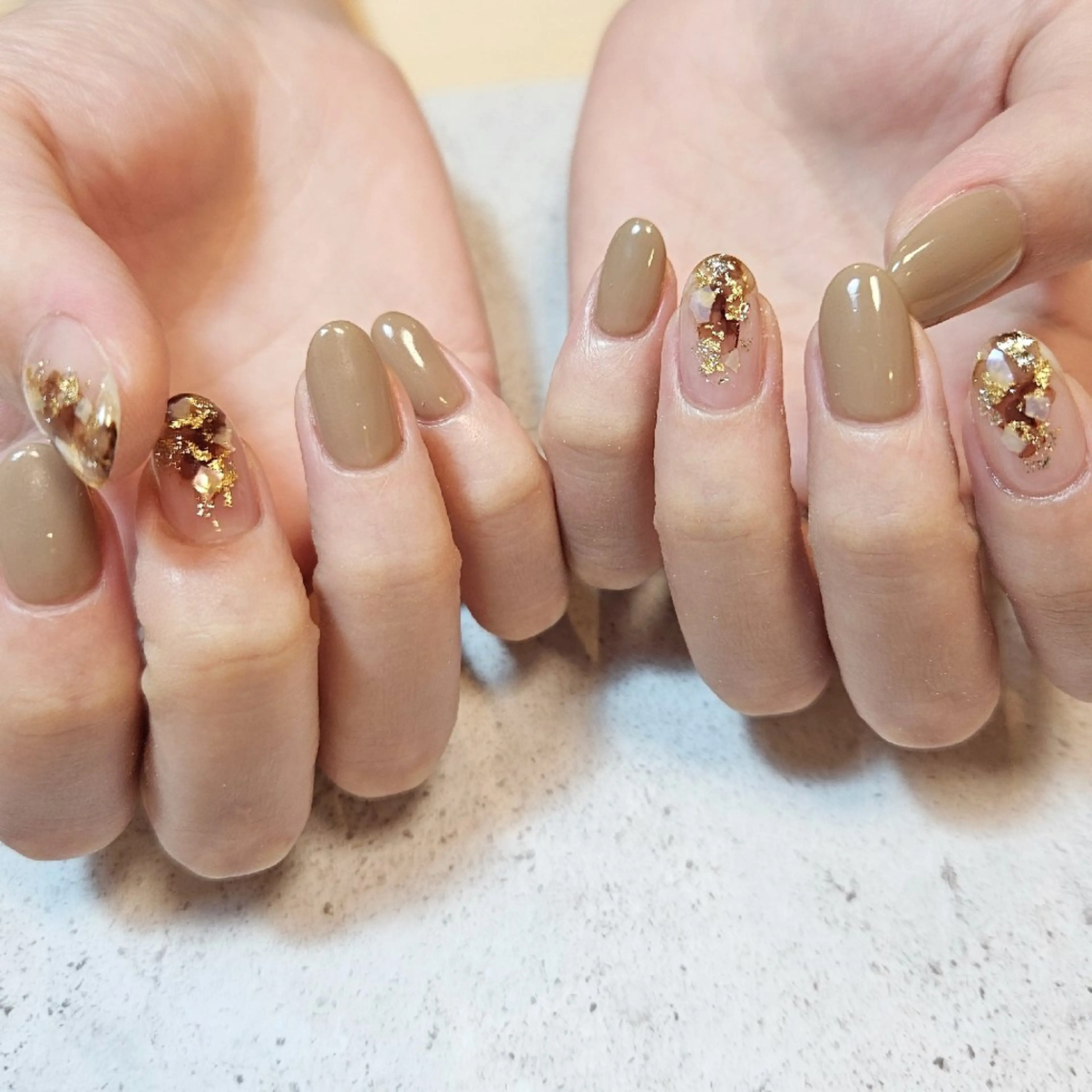 ネイル ブラウン ジェルネイル ニュアンスネイル パラジェル シンプルネイル ハンドネイル Nailsalon manoのネイルデザイン