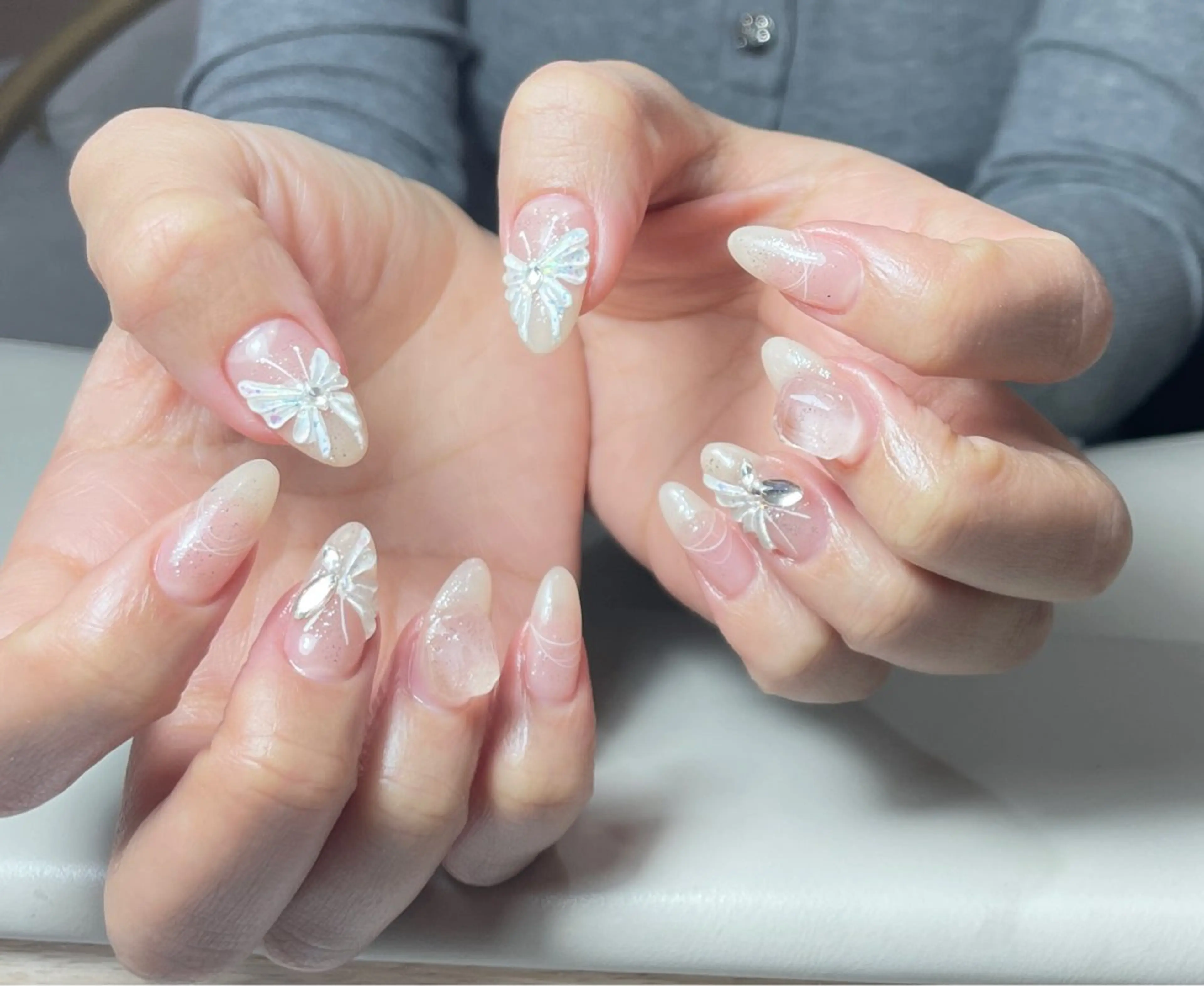 ネイル ハンドネイル AngelChris ビューティーサロンのネイルデザイン