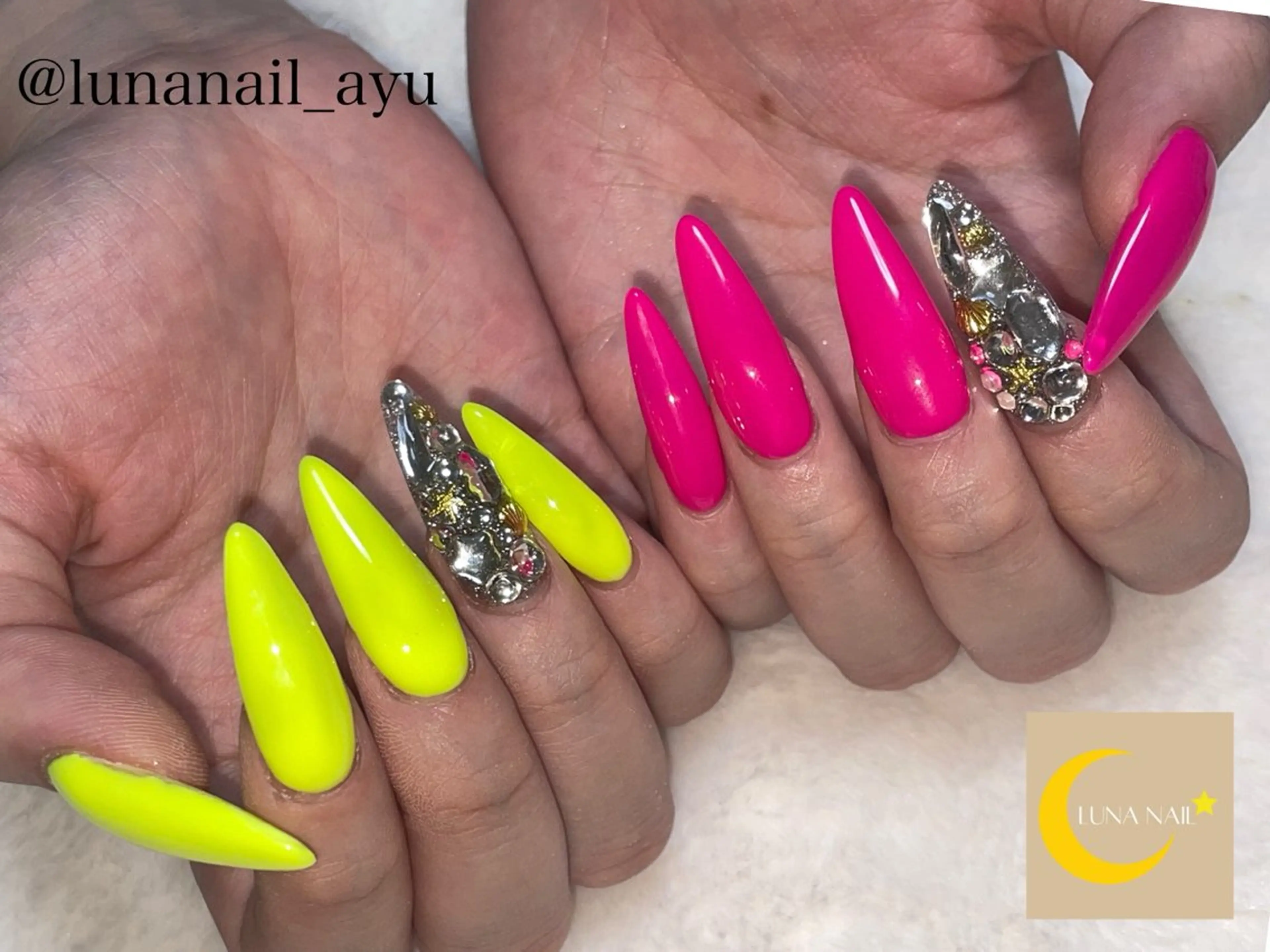 ネイル スカルプネイル 夏ネイル ハンドネイル 🌙LUNA  NAIL⭐️所属・LUNA NAIL ayuのネイルデザイン