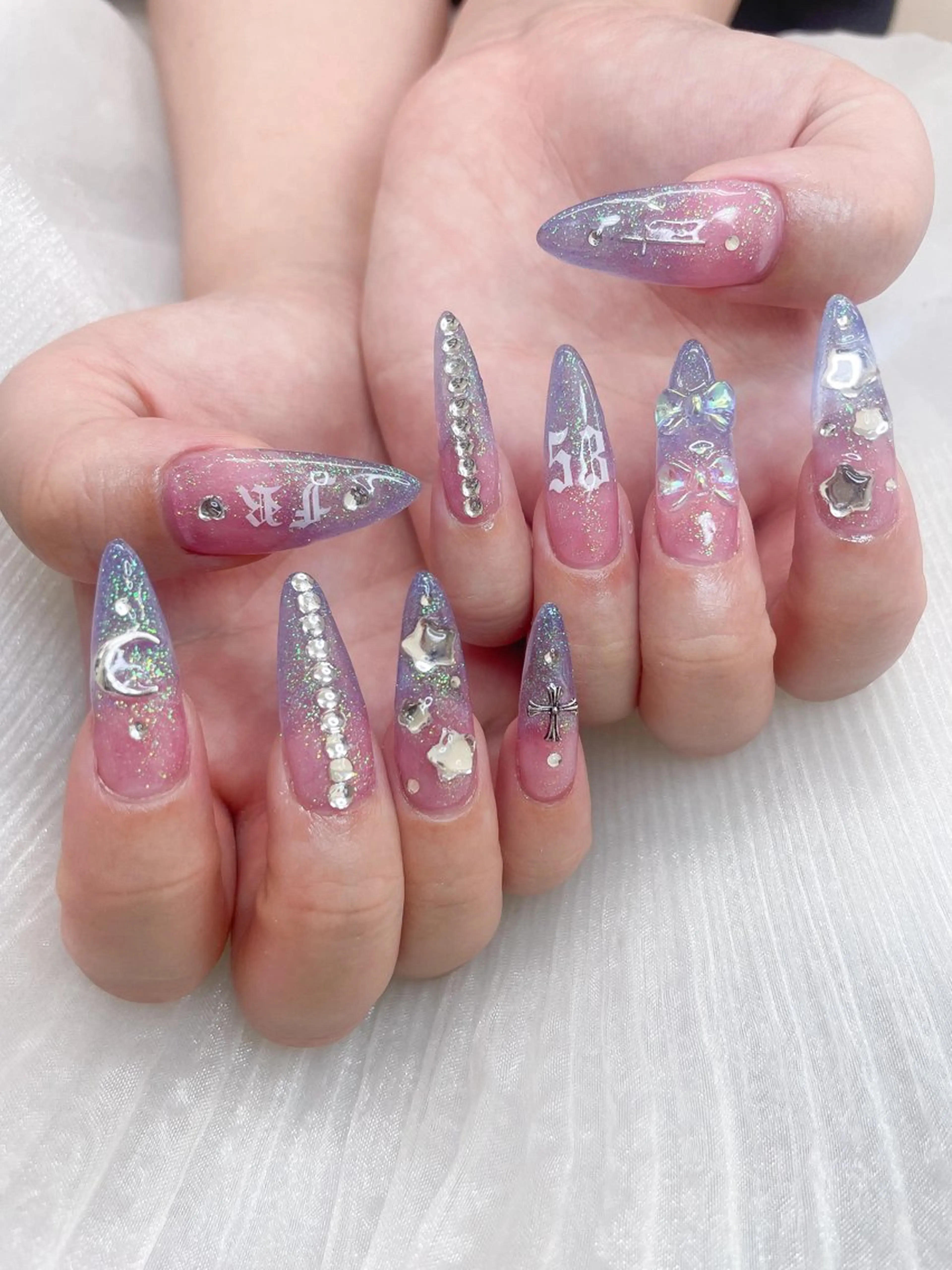 ネイル リボン ハンドネイル 五十嵐 美智のネイルデザイン