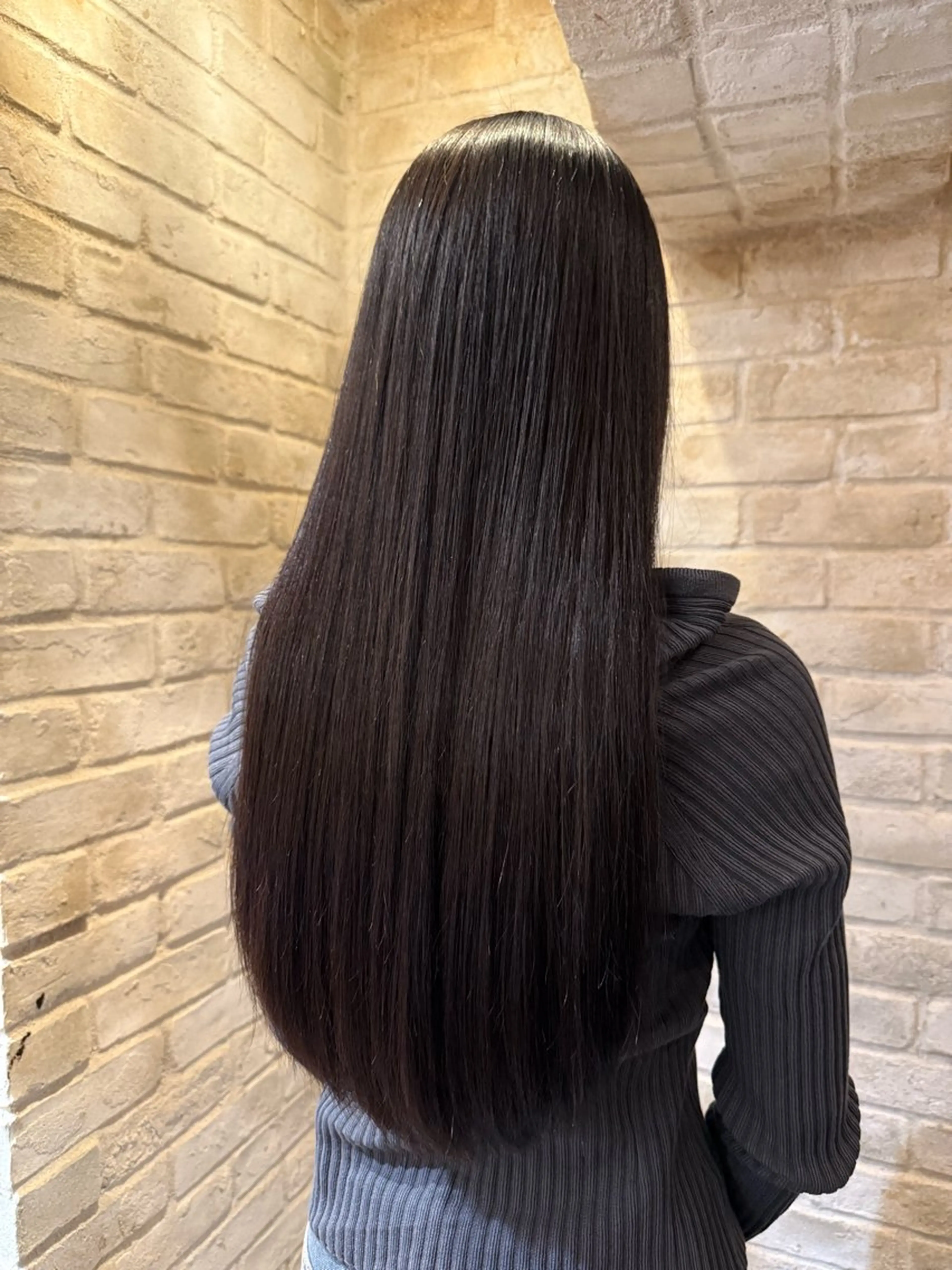 ロング 酸性ストレート カット 縮毛矯正 A M Iのヘアスタイル