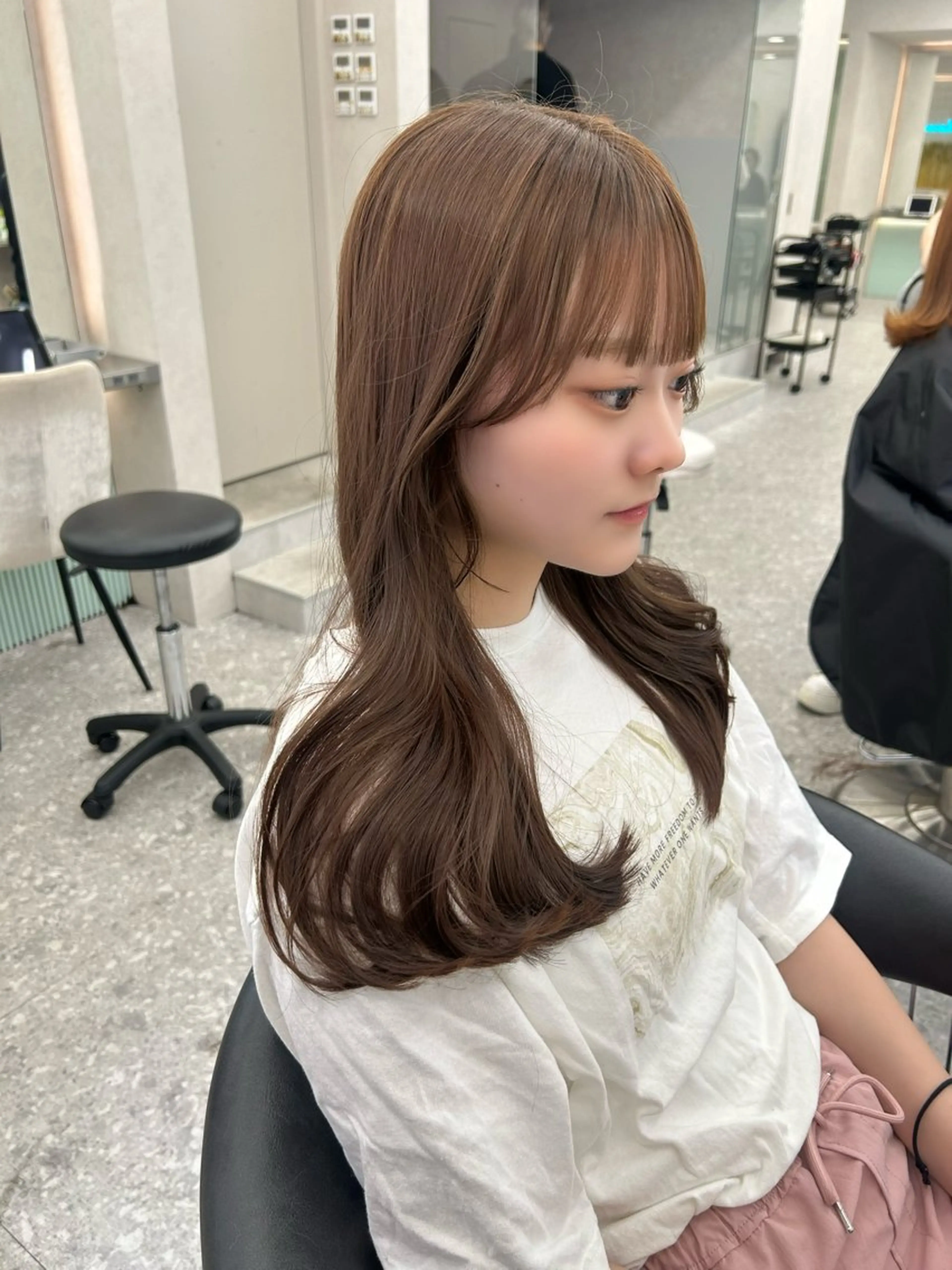 セミロング カラー ヘアアレンジ ベージュカラー ブリーチ ダブルカラー ブリーチなしカラー ヘアカラー トリートメント 韓国ヘア🎀 ふみかのヘアスタイル