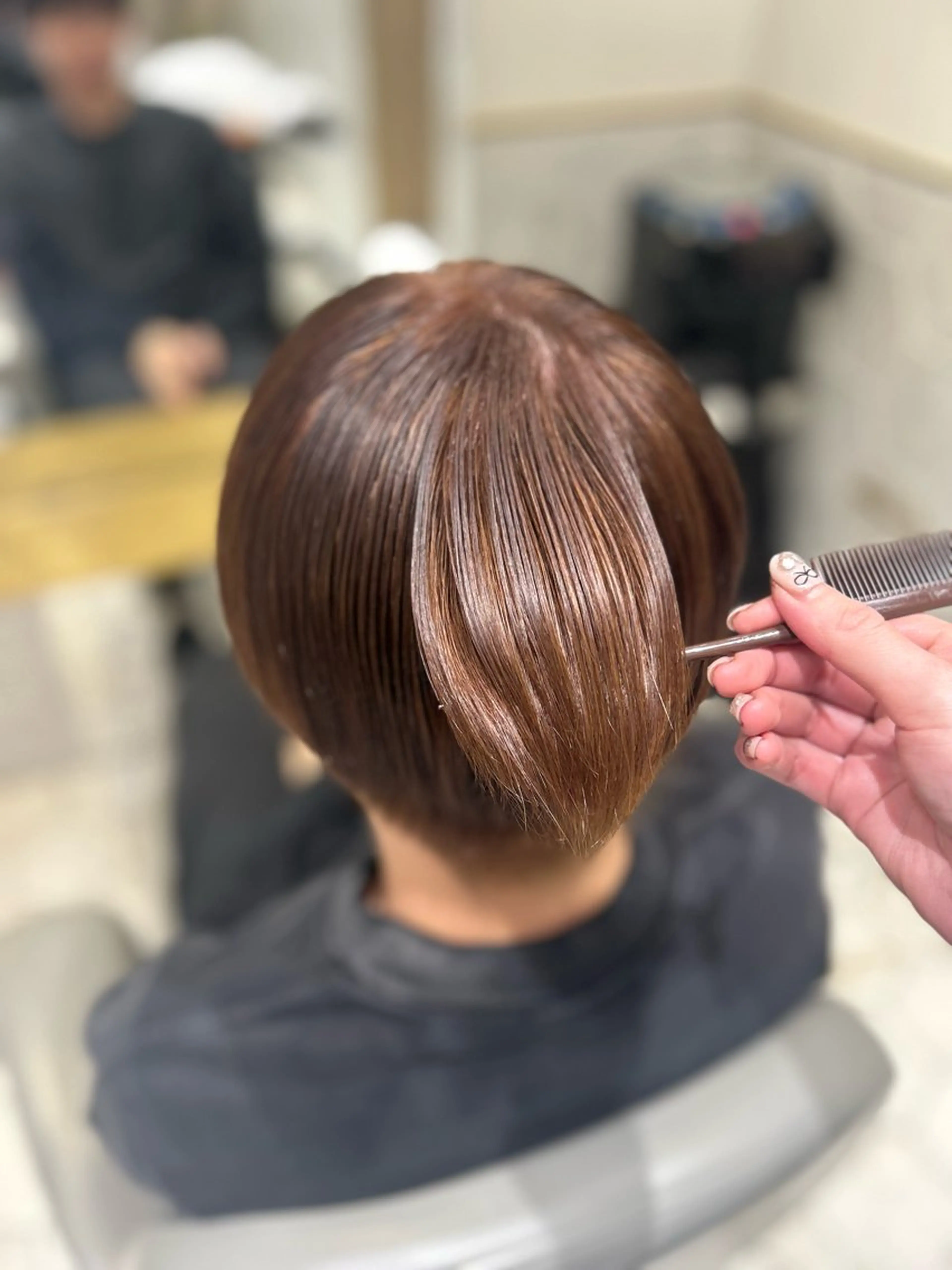 ショート ヘアカラー costes 今井芽依のヘアスタイル