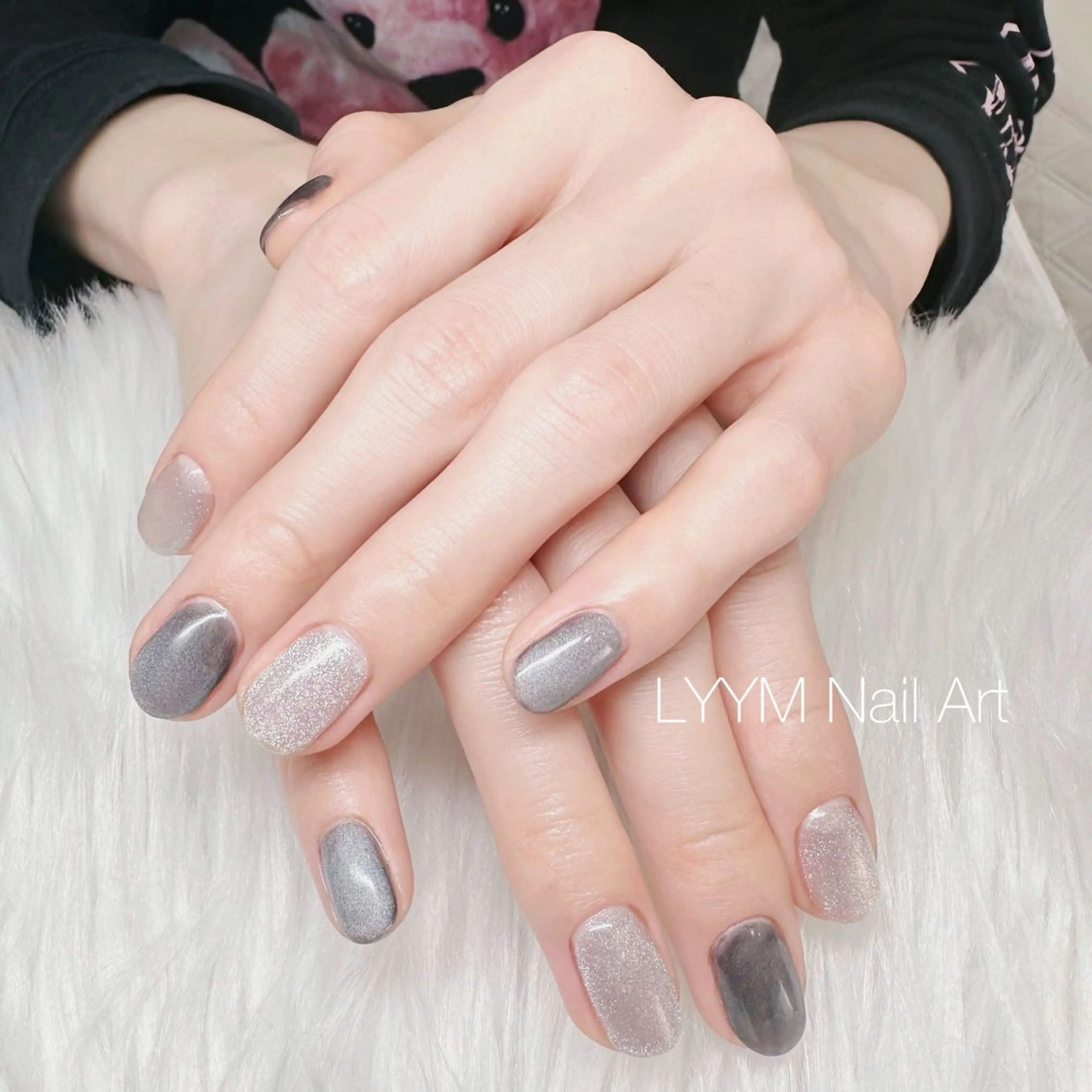 ネイル キラキラネイル マグネットネイル 冬ネイル ハンドネイル LYYM Nail Salonのネイルデザイン