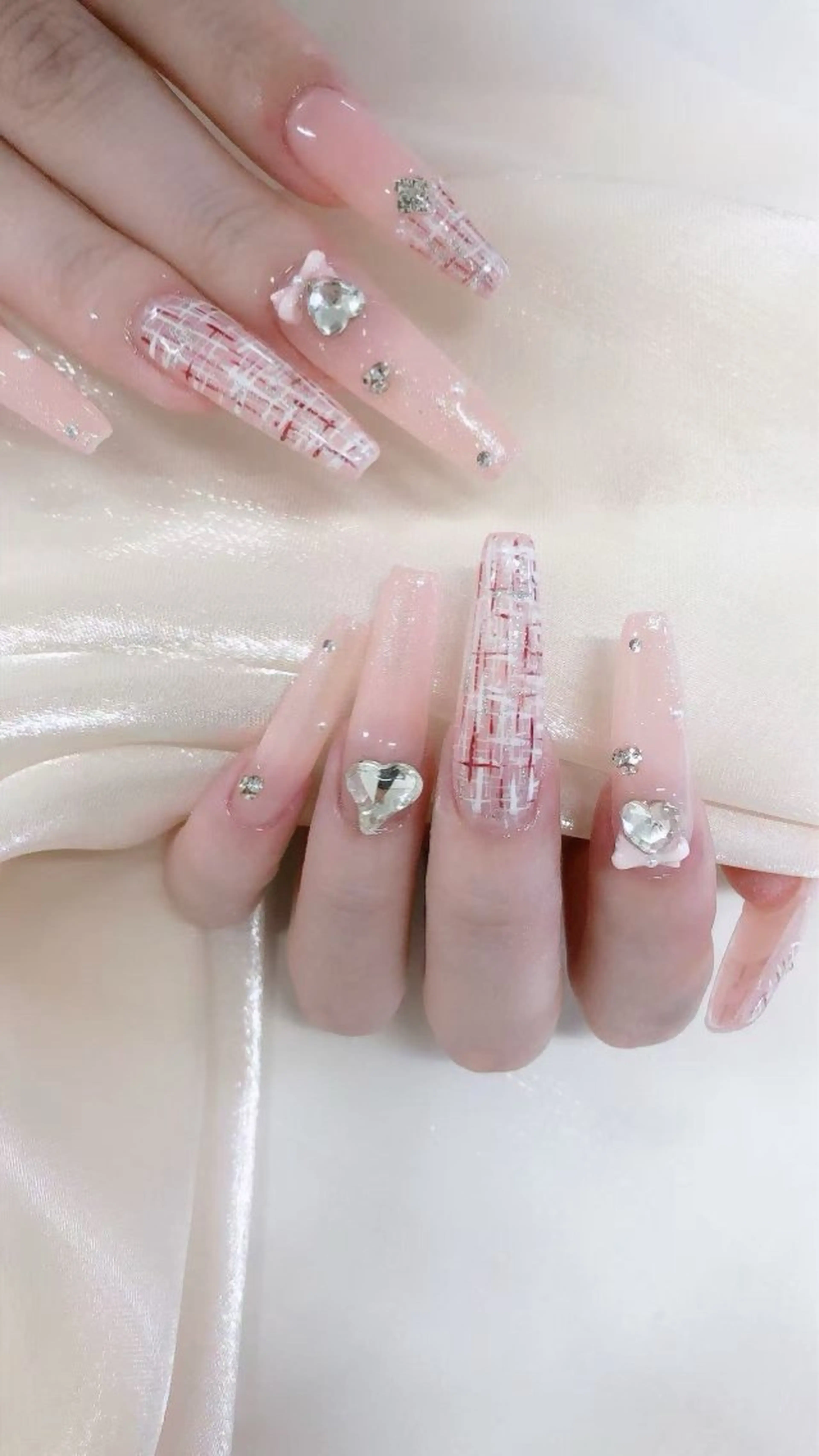 ネイル LR.ONE リナのネイルデザイン