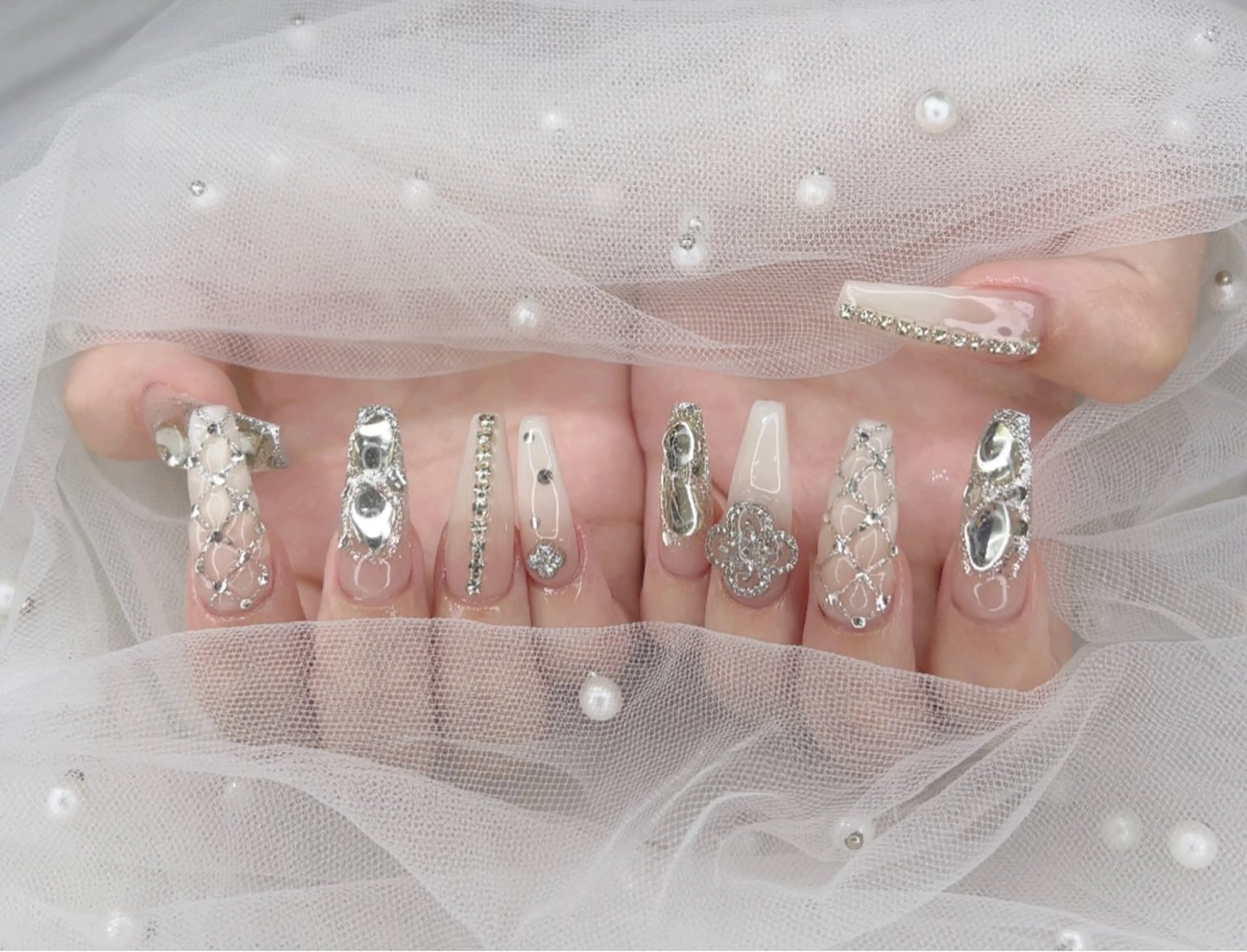 ネイル R nailsalon所属・R salonのネイルデザイン