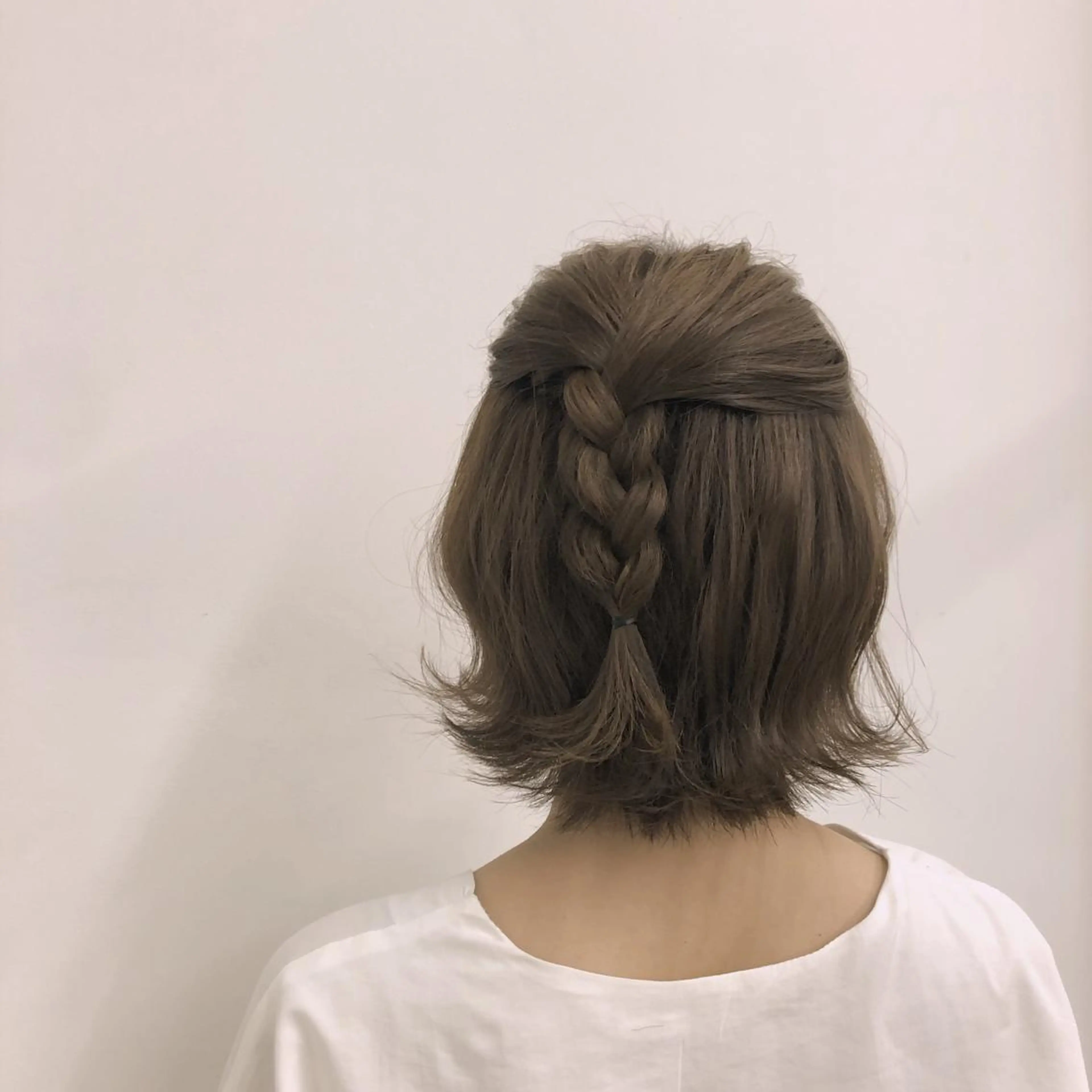ミディアム カラー ベージュカラー brisa所属・迎 凪紗のヘアスタイル