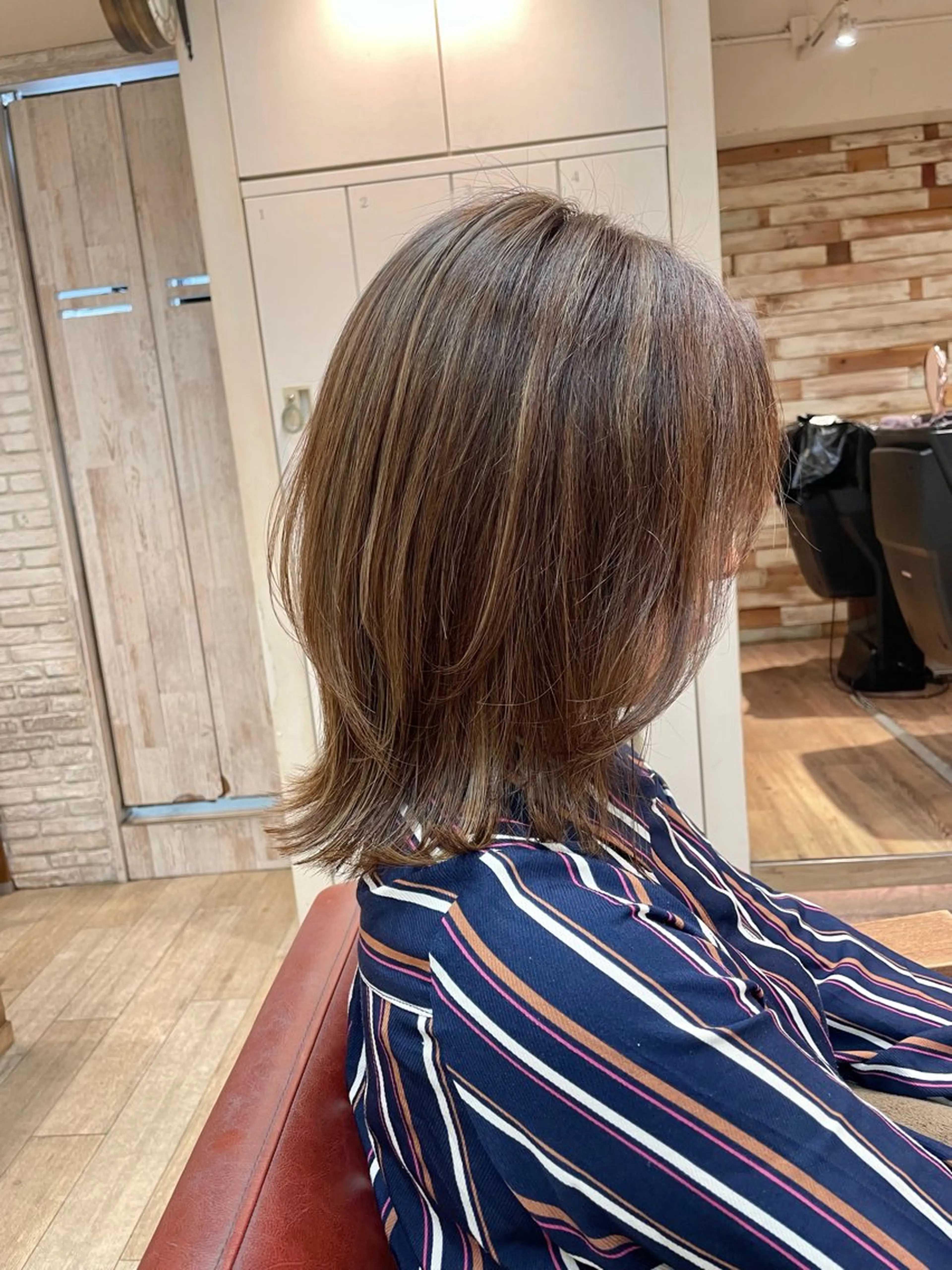 ミディアム カラー 透明感カラー ハイライトカラー ハイライト ヘアカラー トリートメント ✨横須賀髪質改善✨️ 加藤 百音のヘアスタイル