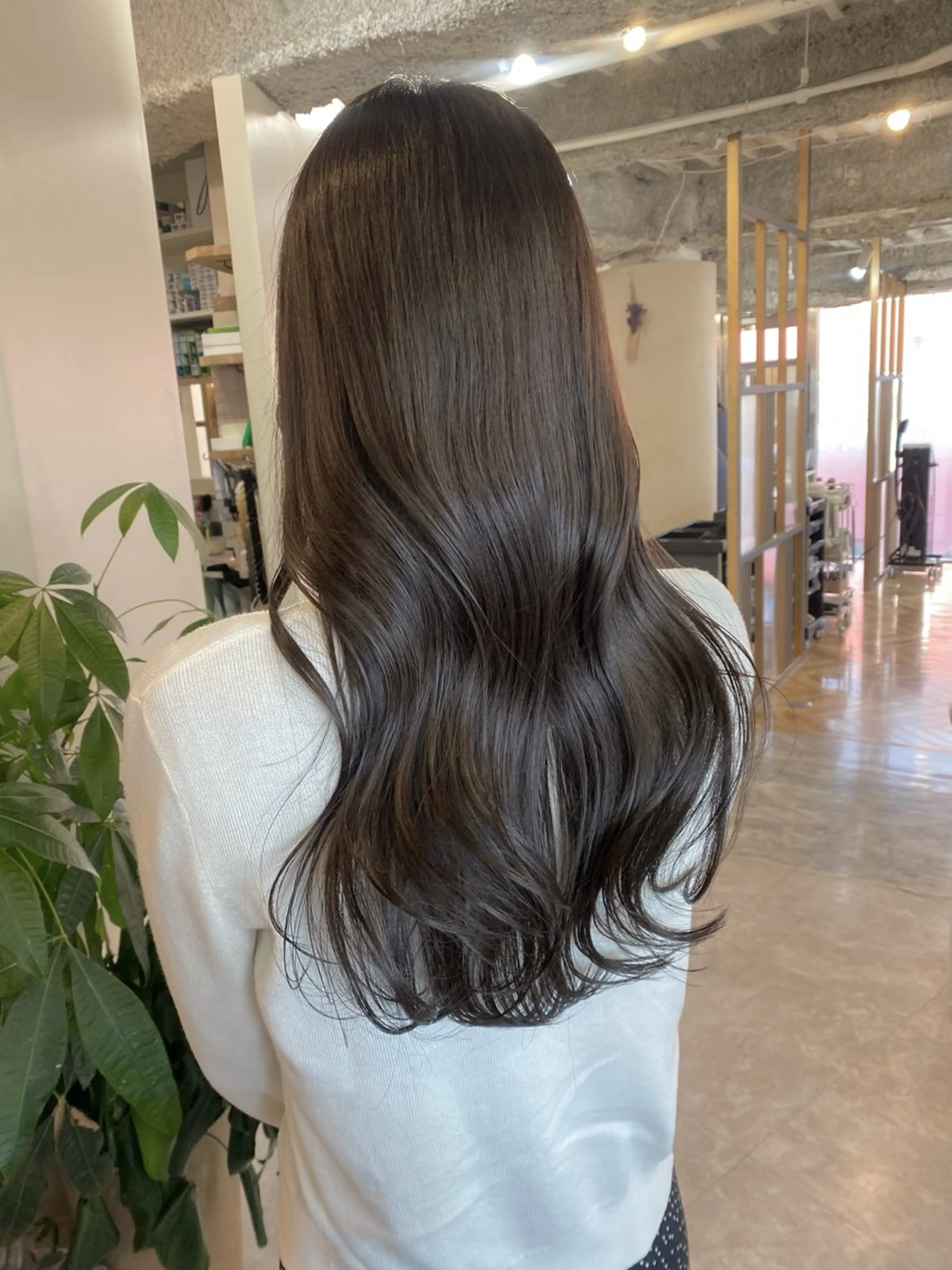 セミロング カラー カット ヘアカラー トリートメント ヤスザトアヤノ ／レイヤー／オリーブのヘアスタイル