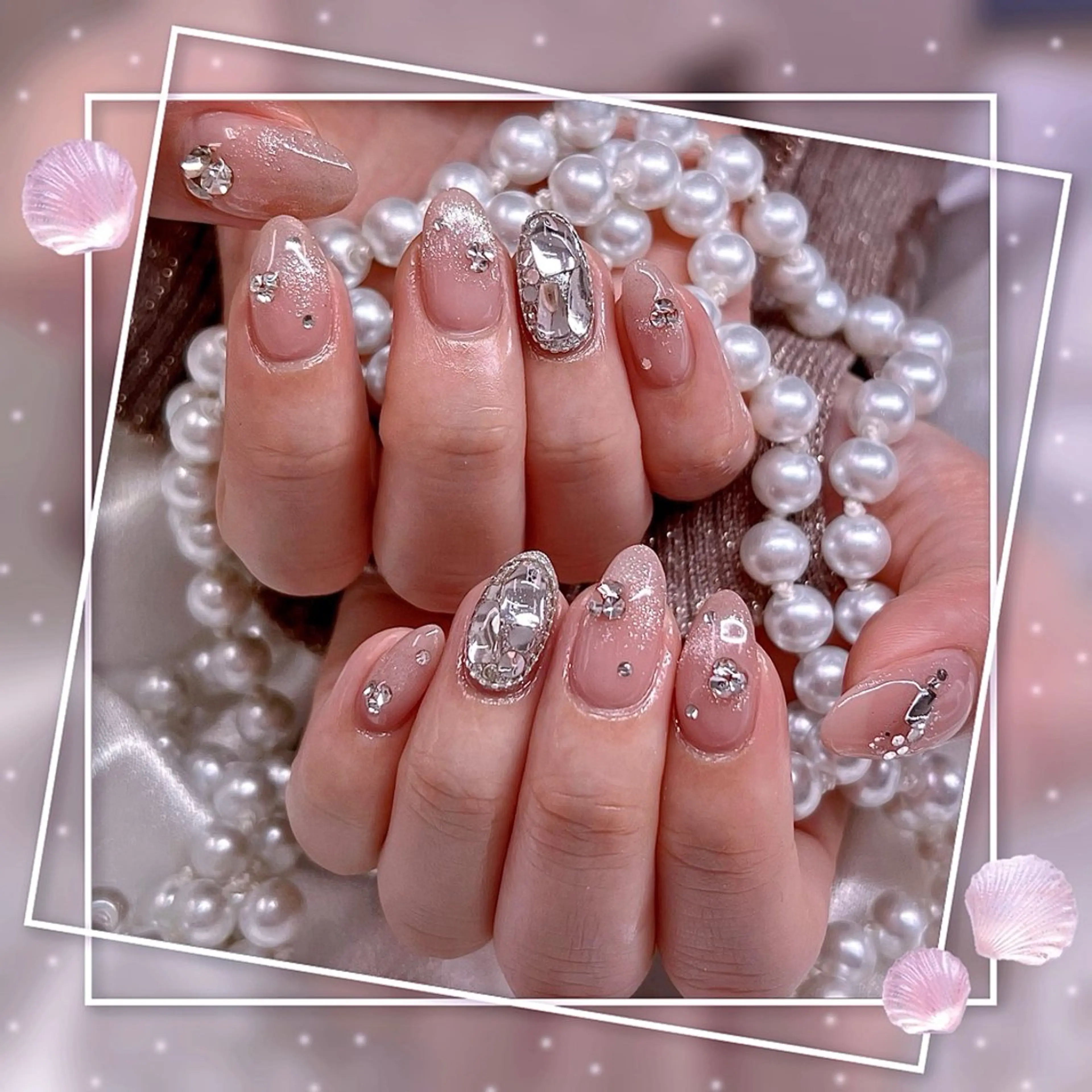 ネイル フレンチネイル グラデーション キラキラネイル 韓国ネイル マグネットネイル ハンドネイル ハンドケア Chill Nailsalonのネイルデザイン