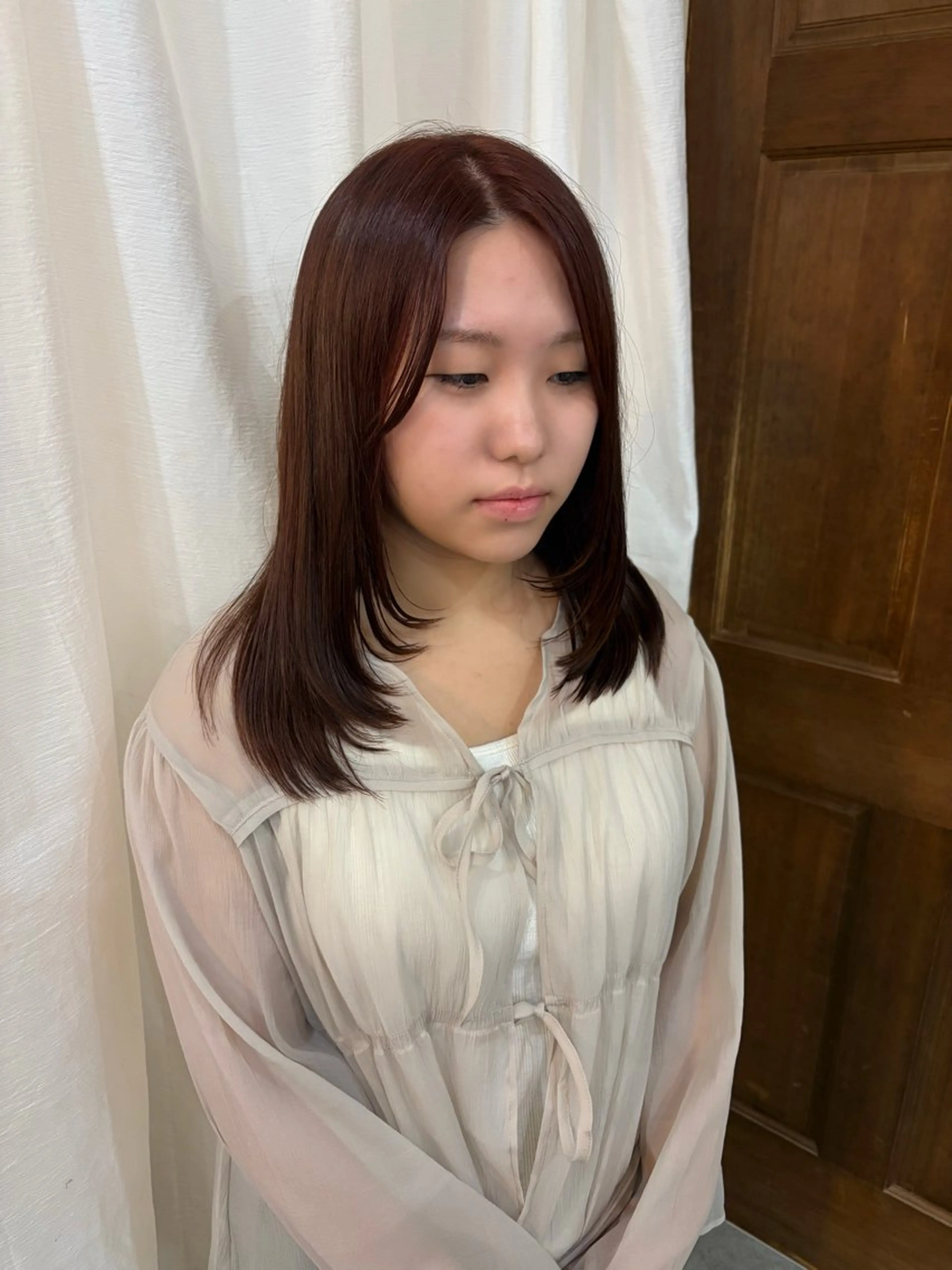 セミロング カラー ブリーチ ダブルカラー ブリーチなしカラー レイヤーカット suite りりのヘアスタイル