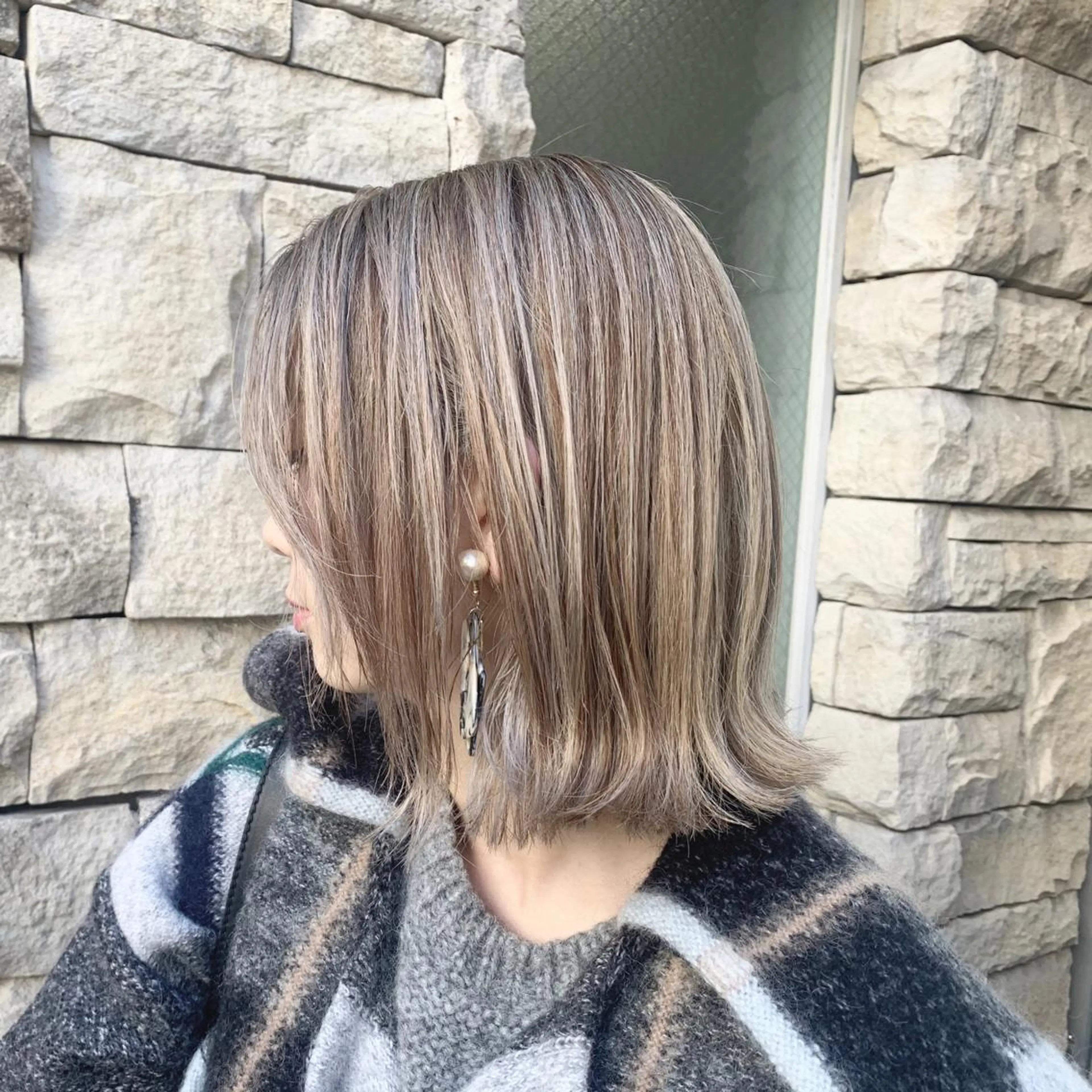 ミディアム カラー ベージュカラー ブロンド ハイライトカラー ハイライト EMANON天神所属・Hitomi Ezakiのヘアスタイル