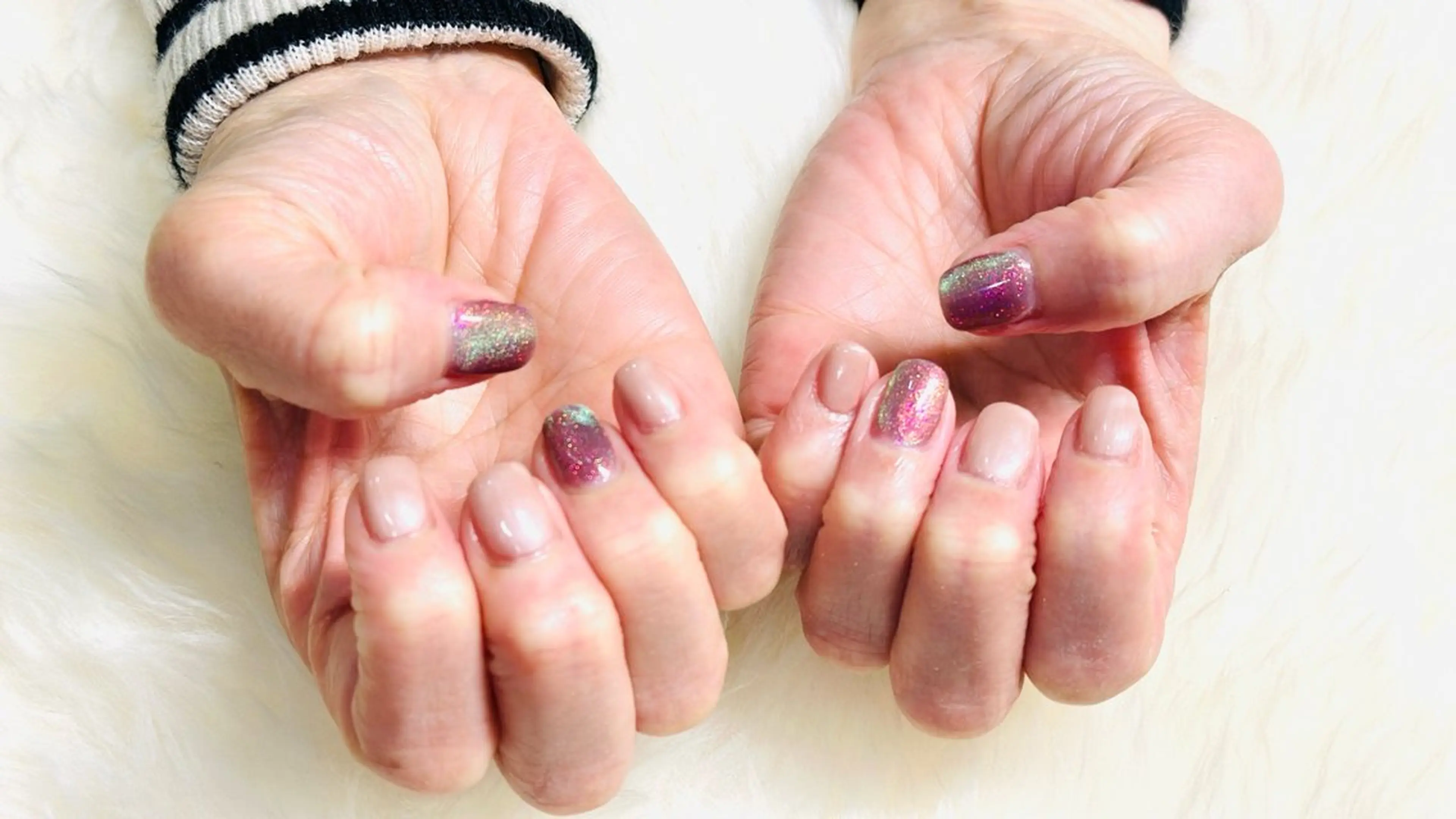 ネイル マグネットネイル Queenie nailのネイルデザイン