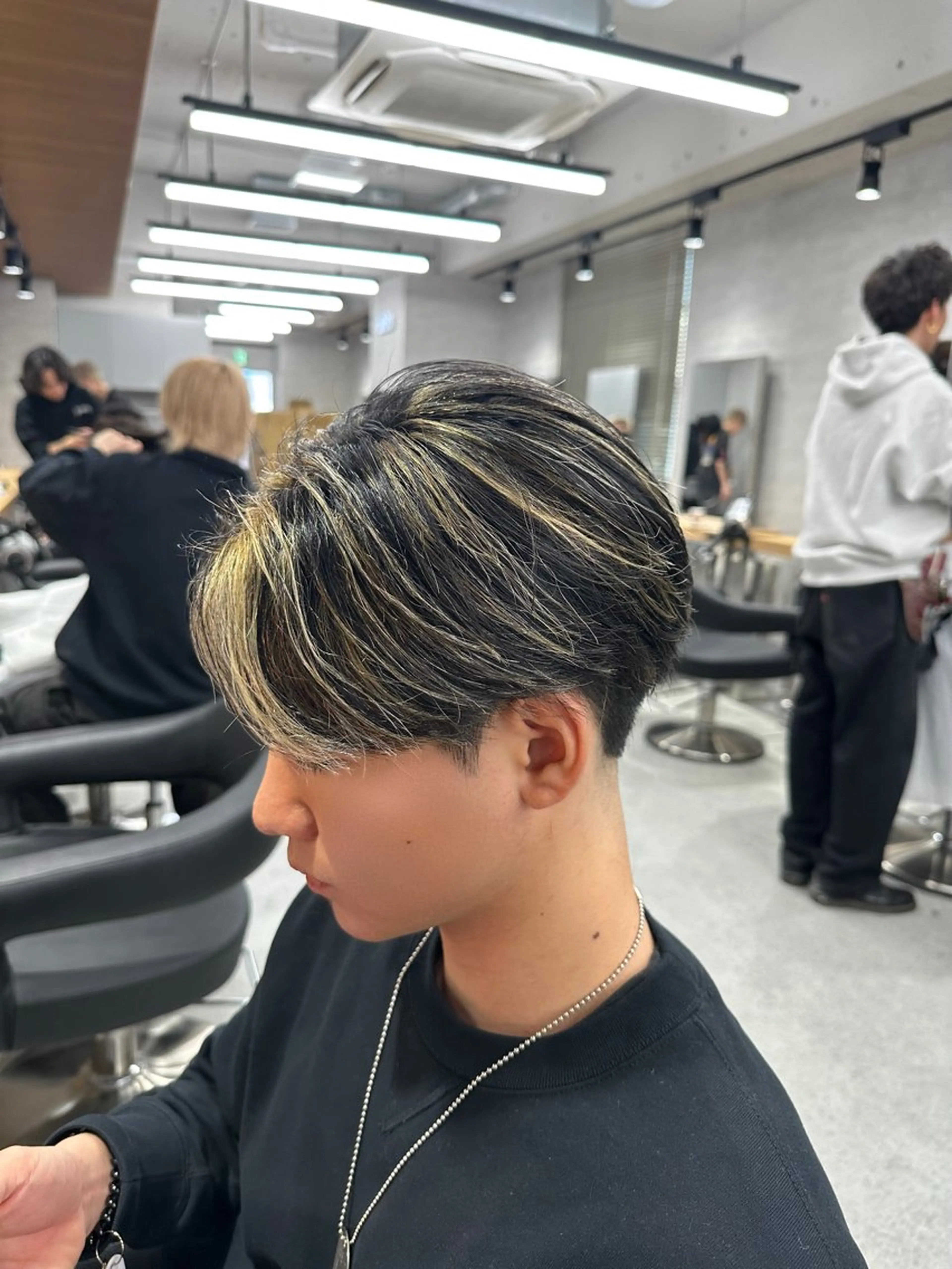 カラー パーマ メンズ メンズハイライト メンズパーマ ツイストスパイラルパーマ 波巻きパーマ ハイライトカラー カット ヘアカラー パーマ トリートメント ヘッドスパ ヘアセット 🔥 メンズ 特化🔥RAIのヘアスタイル