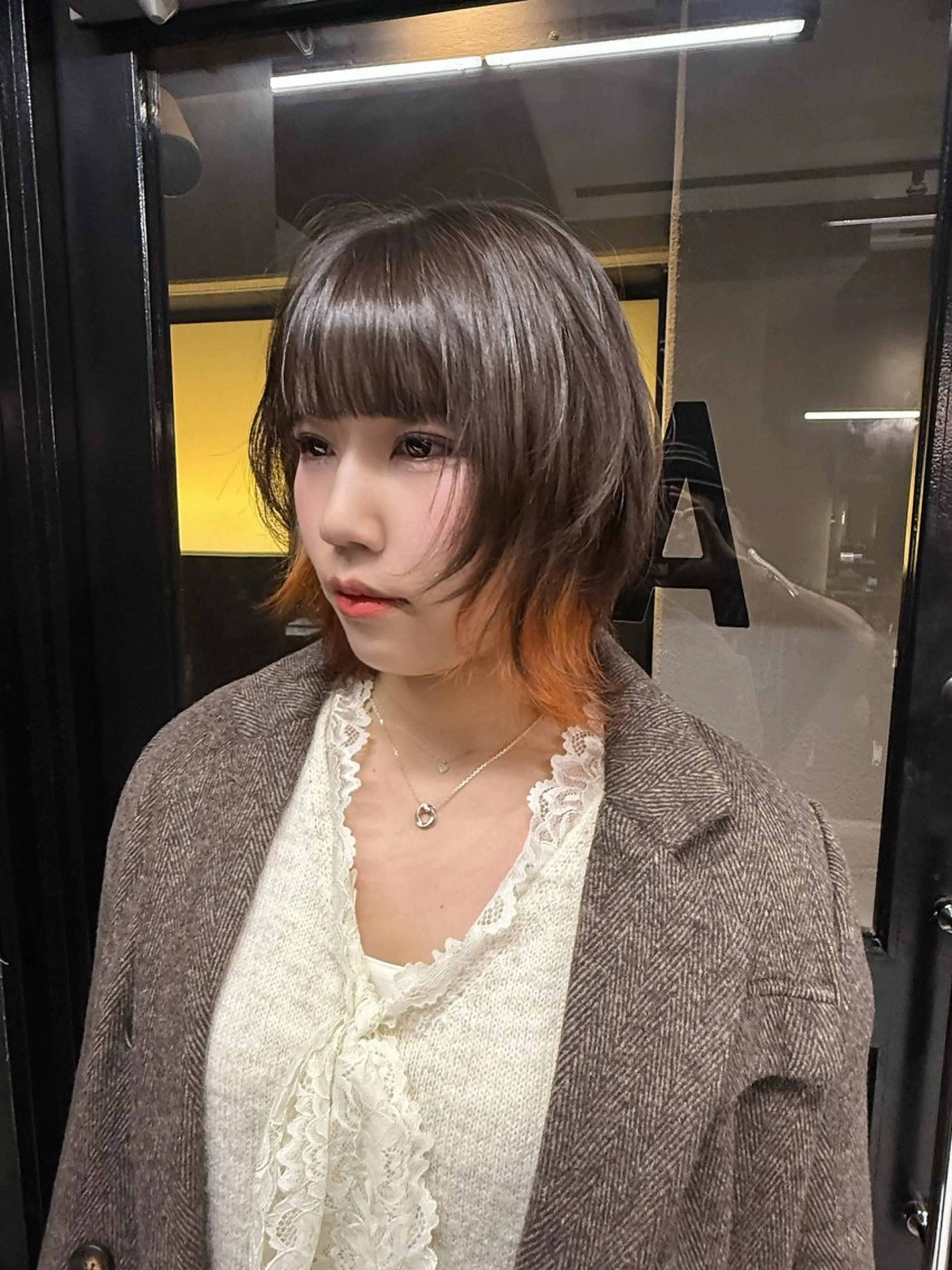 ・イヤリングカラー(ケアブリーチ変更可)+トリートメントの写真