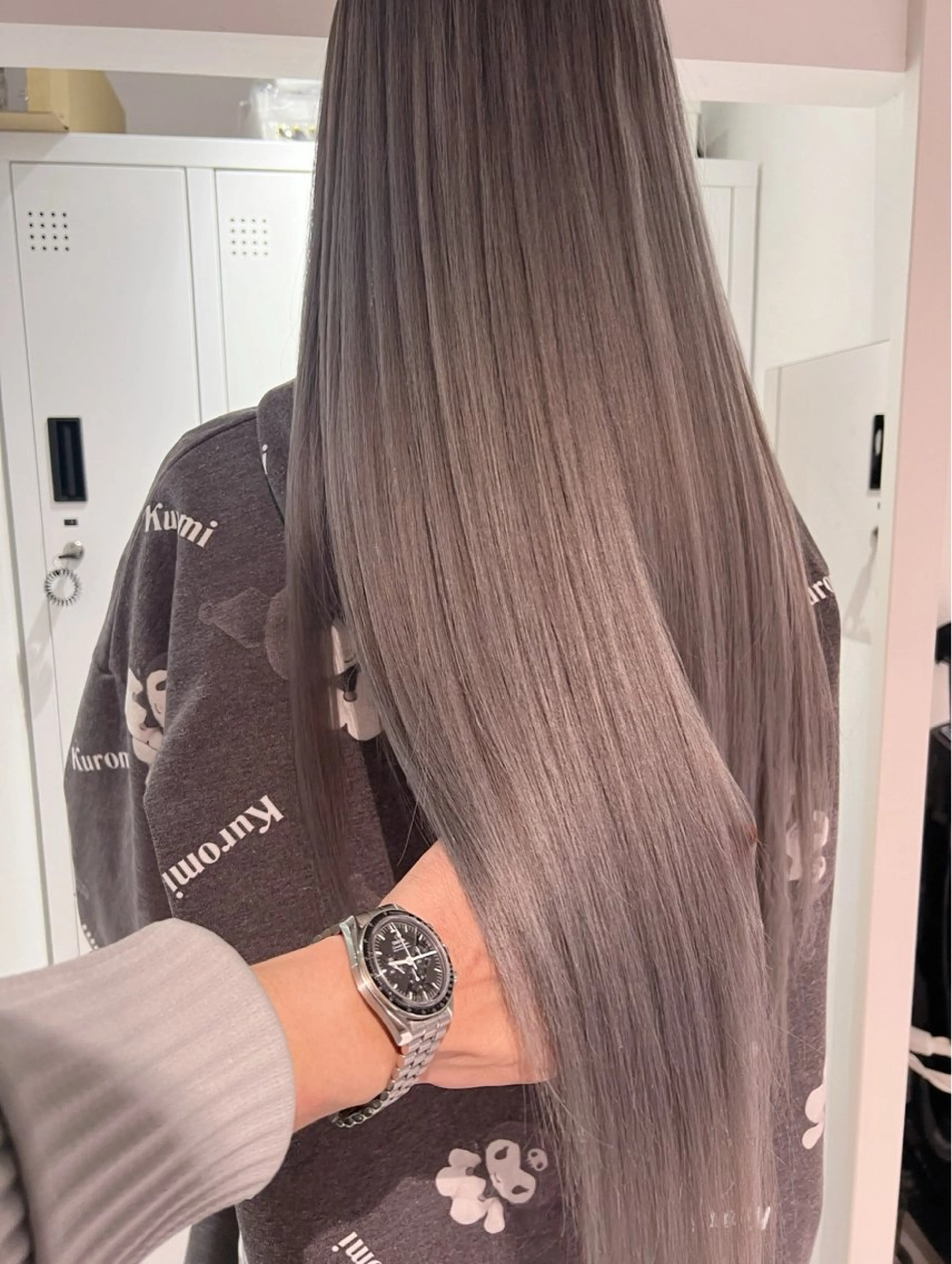 ロング カラー グレージュ カット ヘアカラー トリートメント CHERIEブリーチ ダブルカラー　天神のヘアスタイル