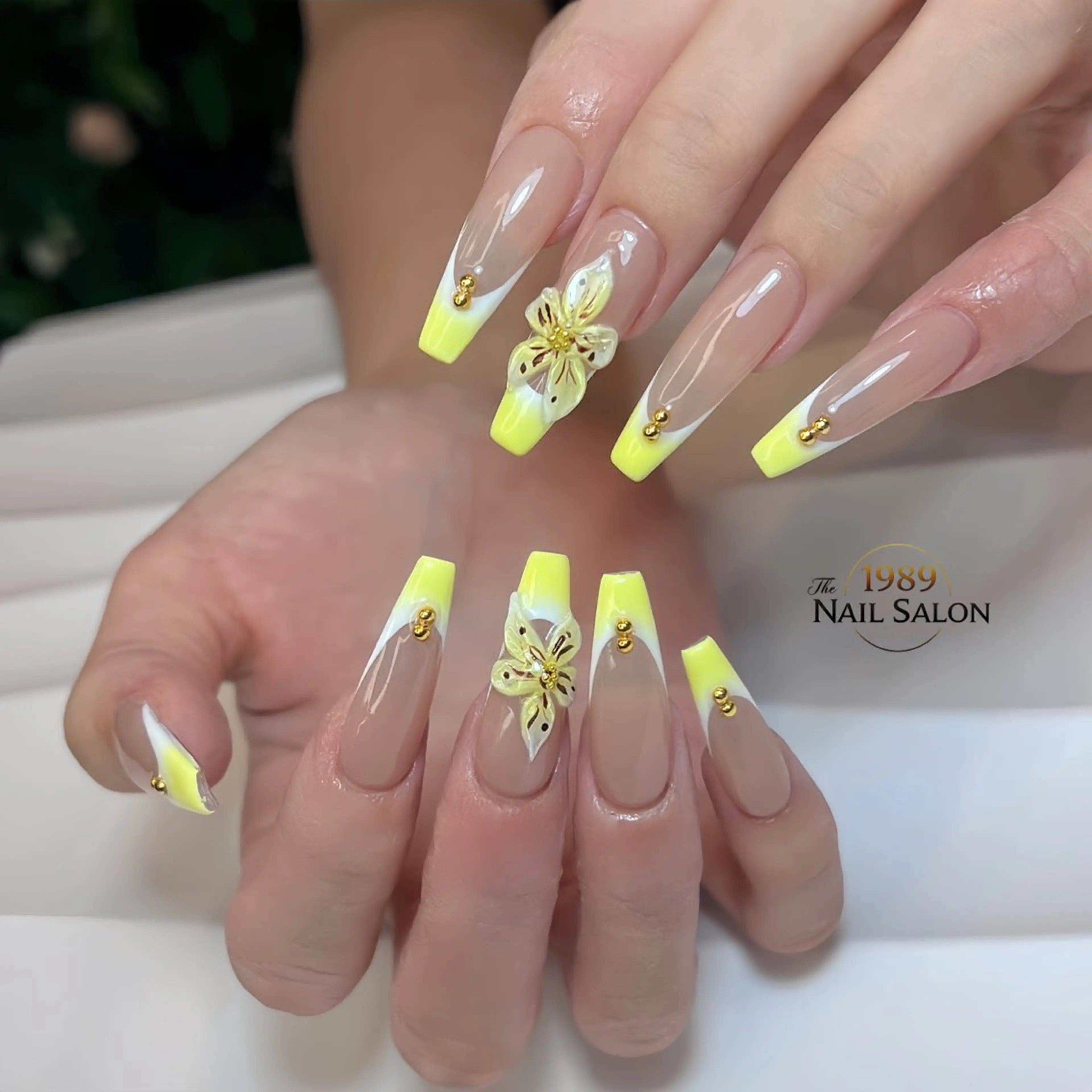 ネイル アートネイル フラワーネイル ハンドネイル The 1989 Nail Salonのネイルデザイン