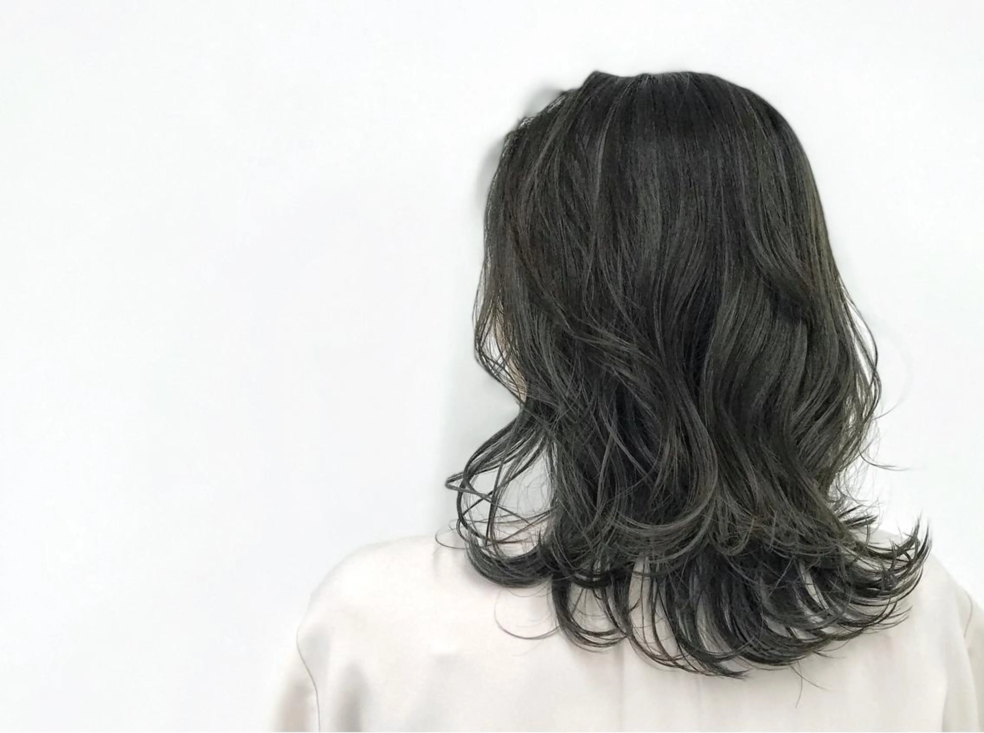 セミロング カラー カット ヘアカラー トリートメント ISSIKI所属・⭐️当日OK⭐️ 岩田峻のヘアスタイル