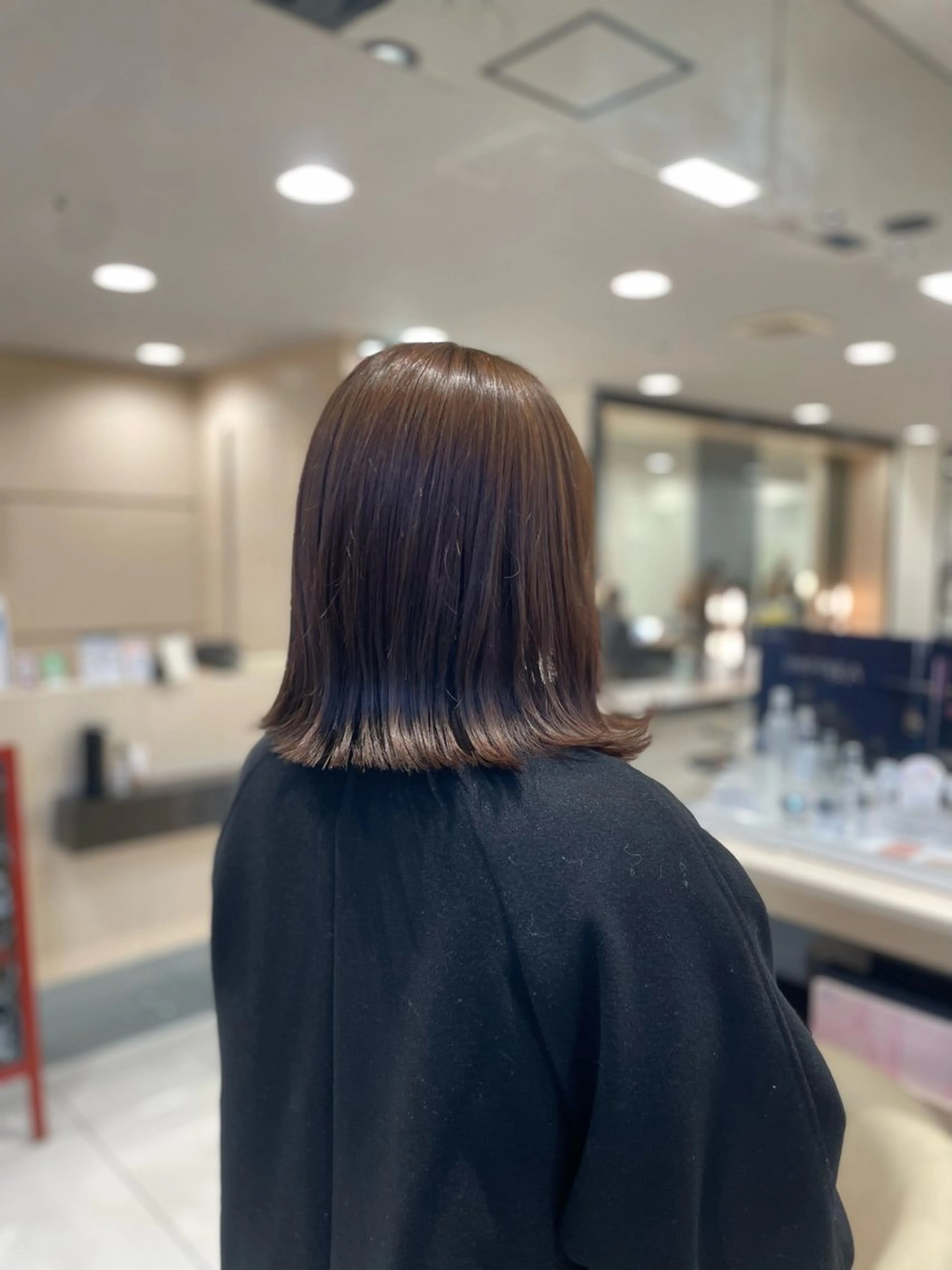 ミディアム 外ハネヘア トリートメント カット トリートメント クロスパーマ/うる艶 カラー/Kurumiのヘアスタイル