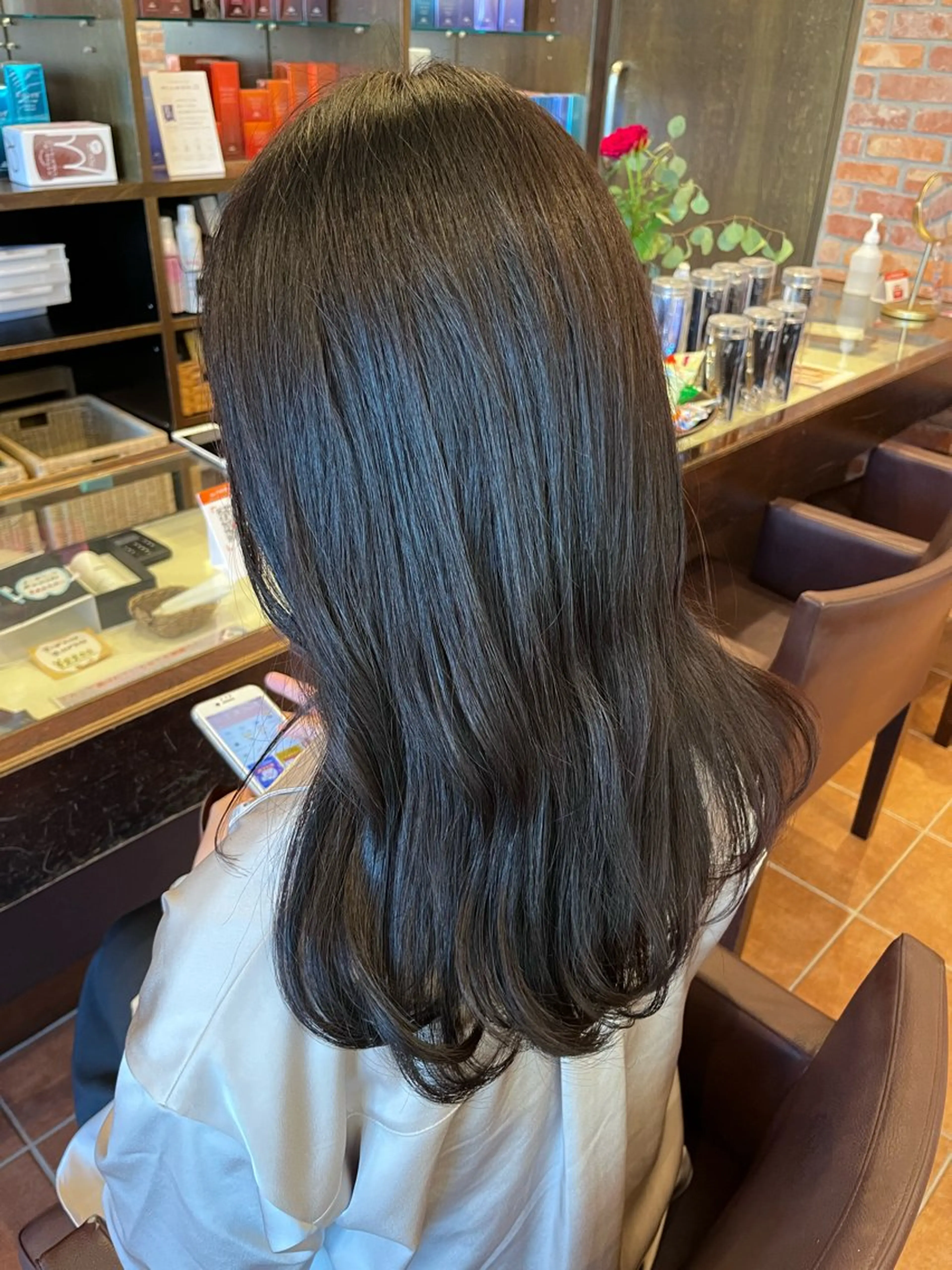 ロング カラー パープルカラー カット ヘアカラー トリートメント 透明感美肌カラー/ 岡田澪香のヘアスタイル