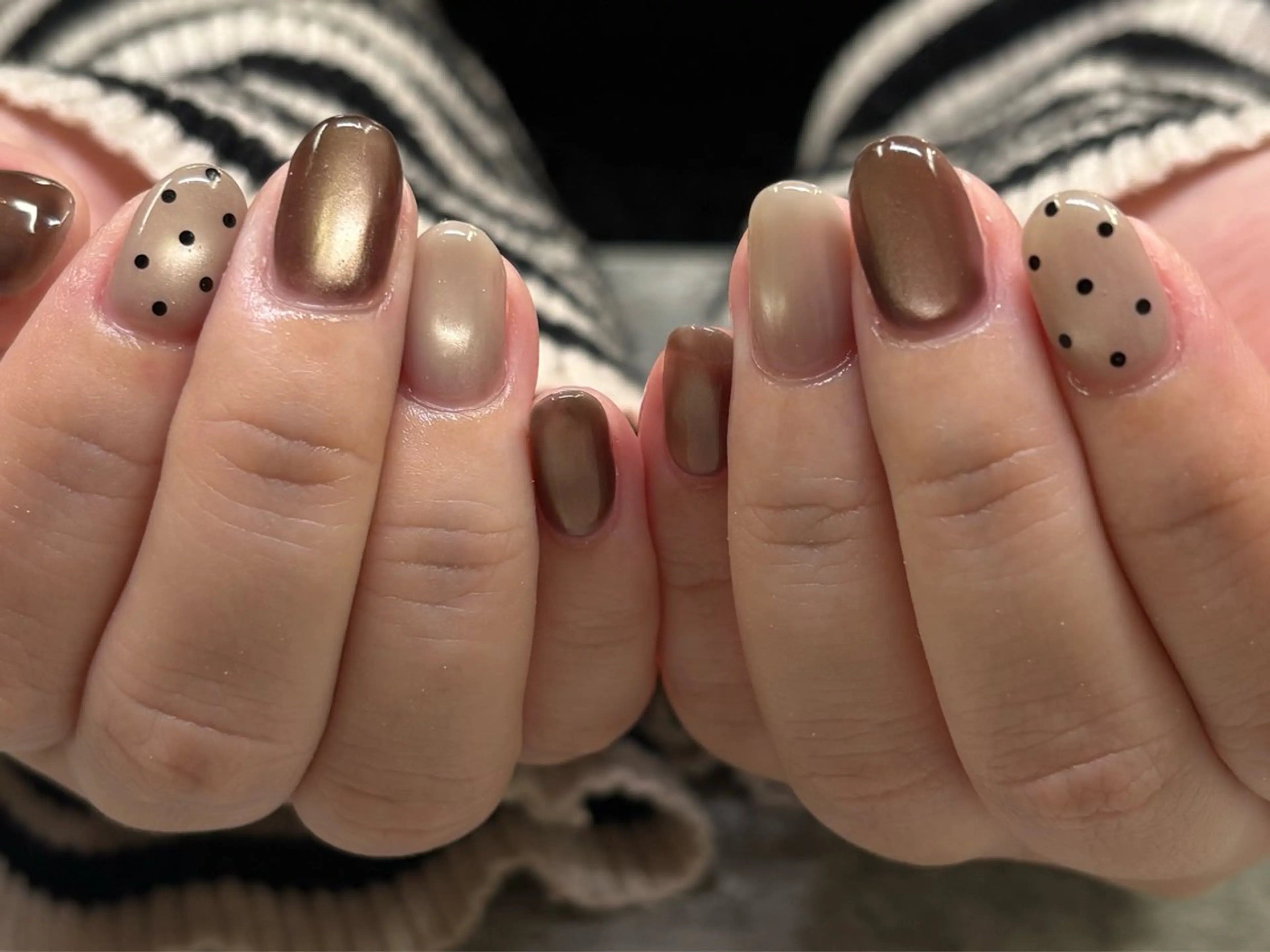 ネイル ドット ハンドネイル GLADnail新宿 arisaのネイルデザイン