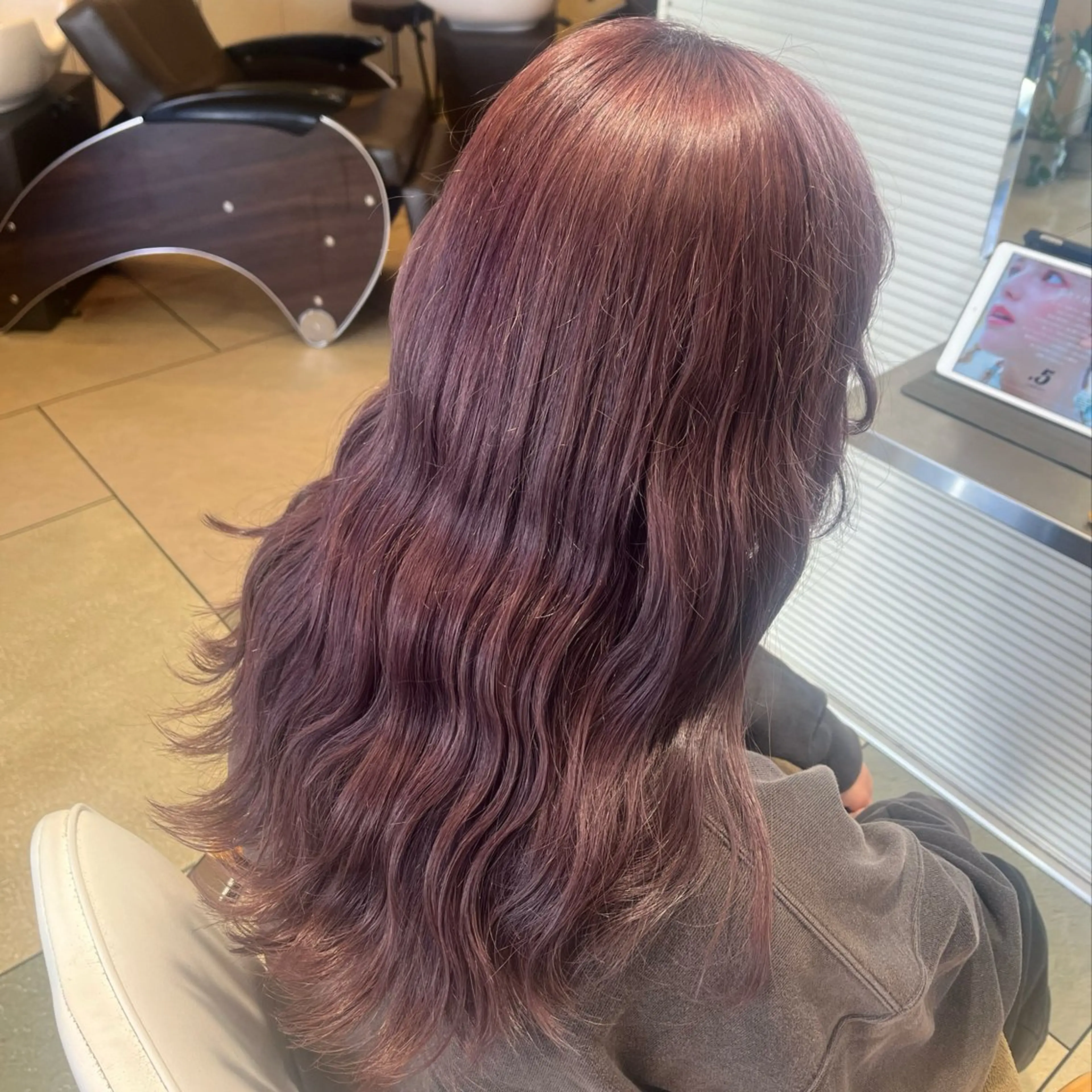 ロング カラー カット ヘアカラー トリートメント ベージュカラー⌇﻿ くびれヘア.𐙚心音のヘアスタイル