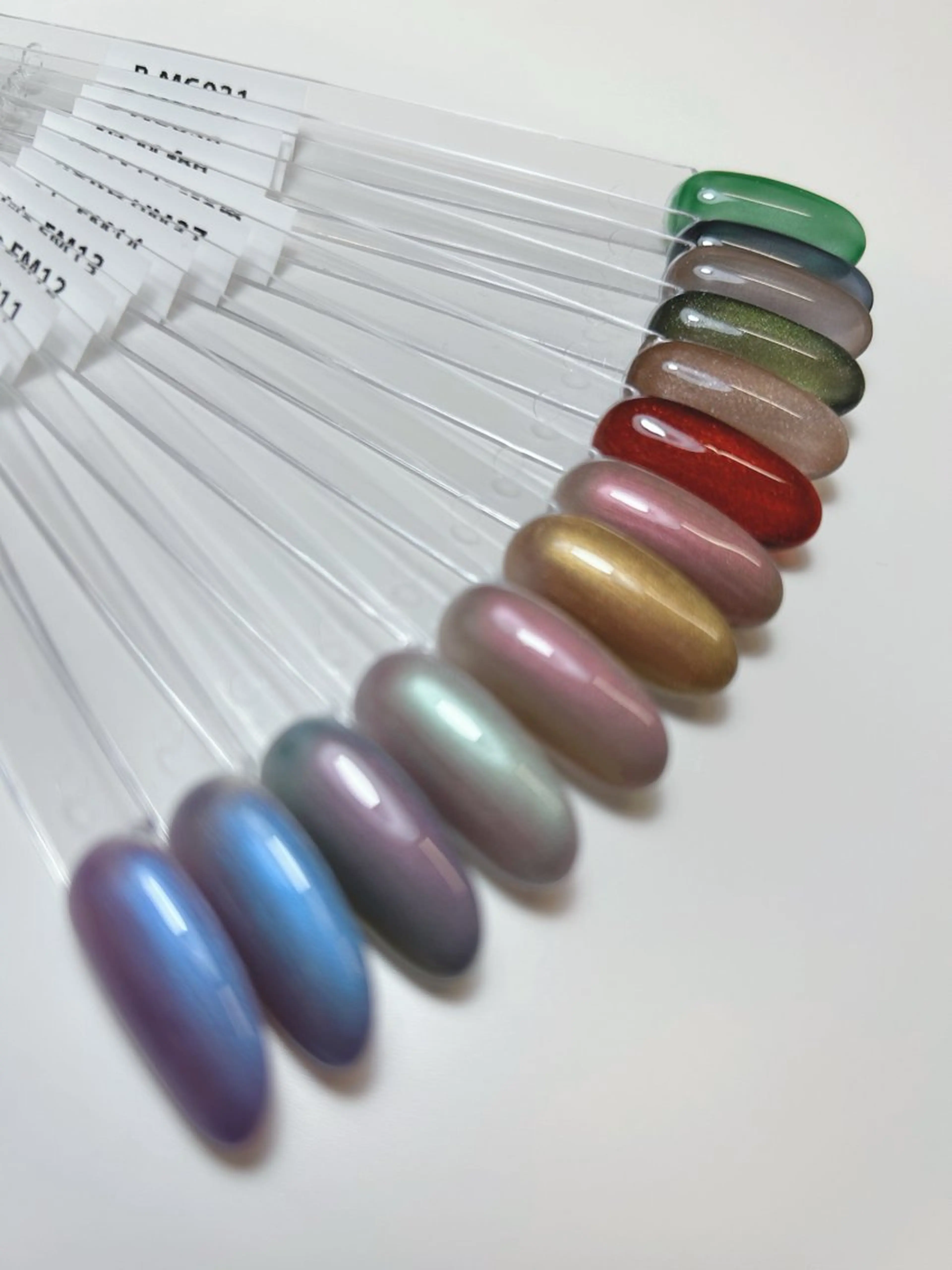 ネイル ハンドネイル 透灯 TOUTOU所属・透灯 TOUTOU 🪄のネイルデザイン