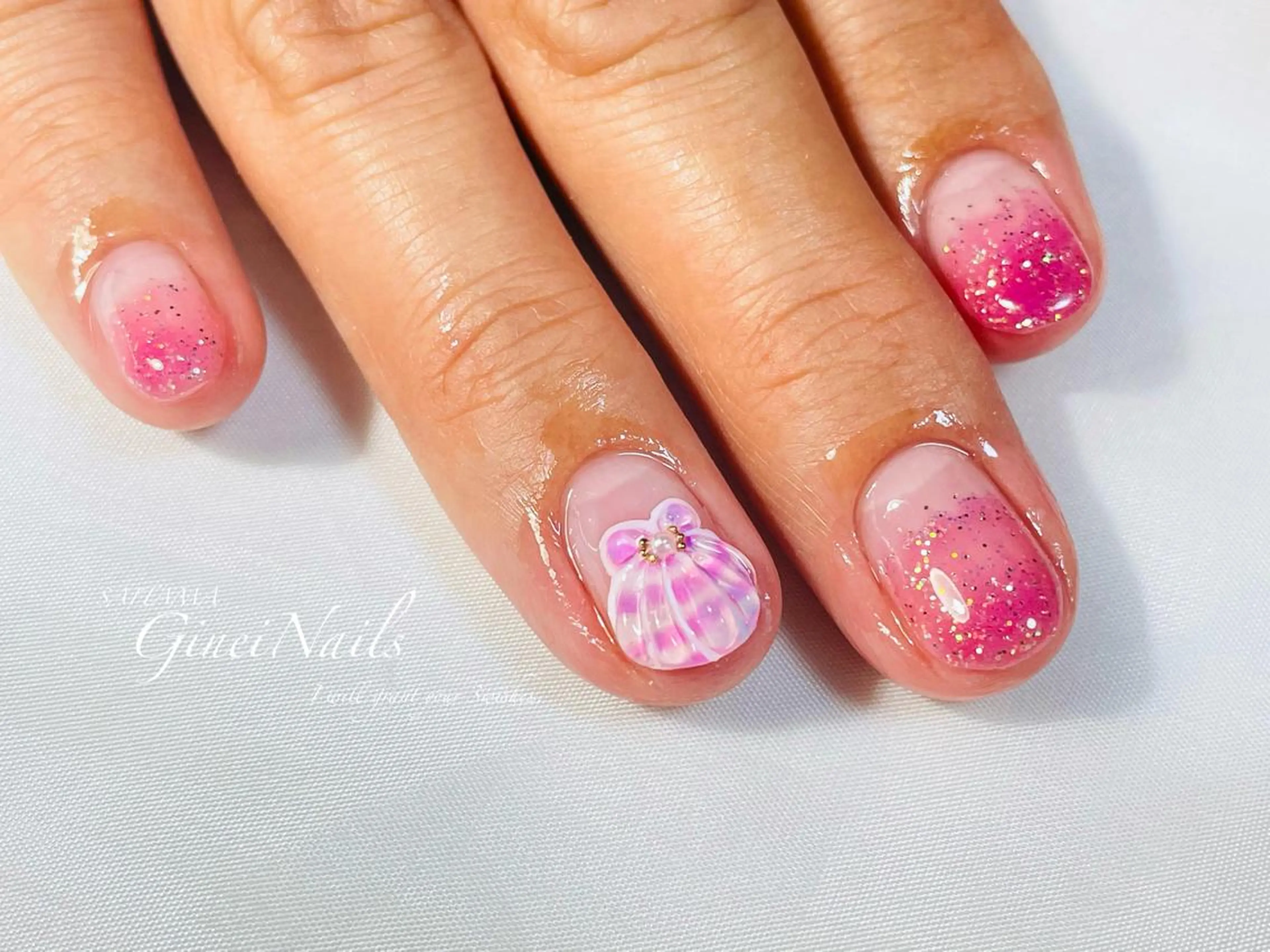 ネイル フットネイル フレンチネイル ジェルネイル グラデーション キラキラネイル Genie Nailsのネイルデザイン