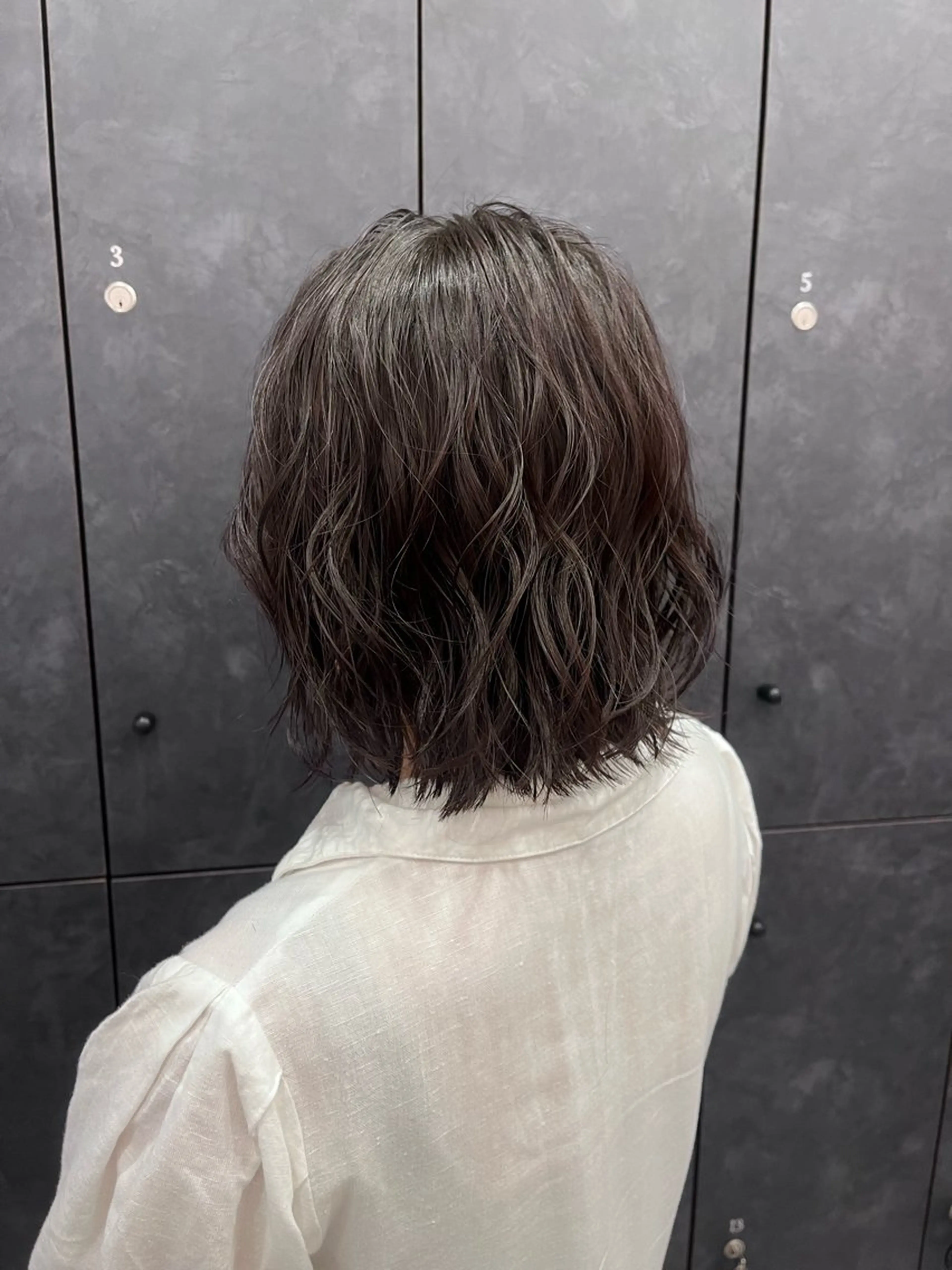 ミディアム カット パーマ トリートメント Ｖｉｏｔ  銀座 樋口 桃佳のヘアスタイル