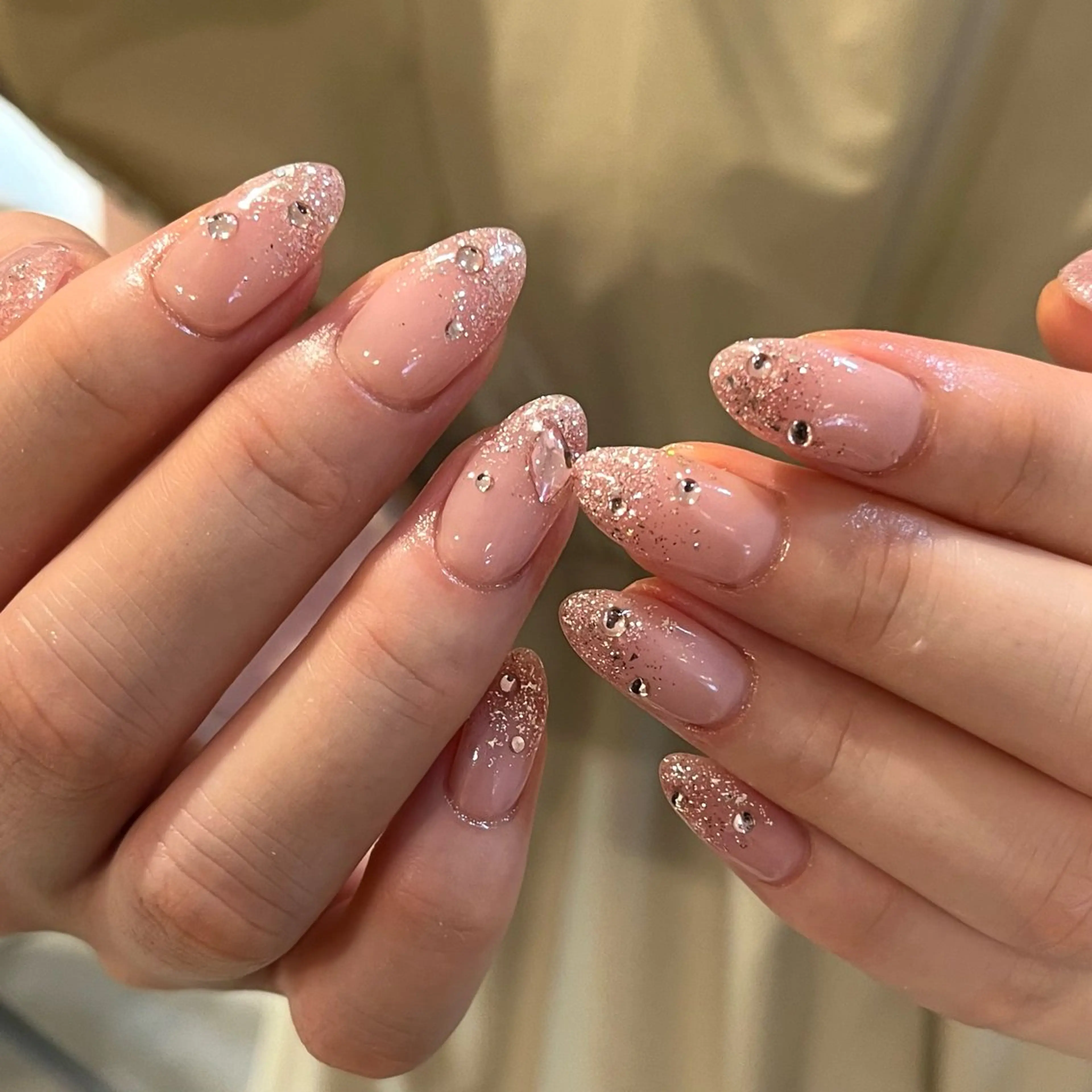 ネイル グラデーション キラキラネイル ラメ(グリッター) ワンカラーネイル ピンク ハンドネイル para ☀︎ sol by BECK所属・Para Sol nail　Maoのネイルデザイン