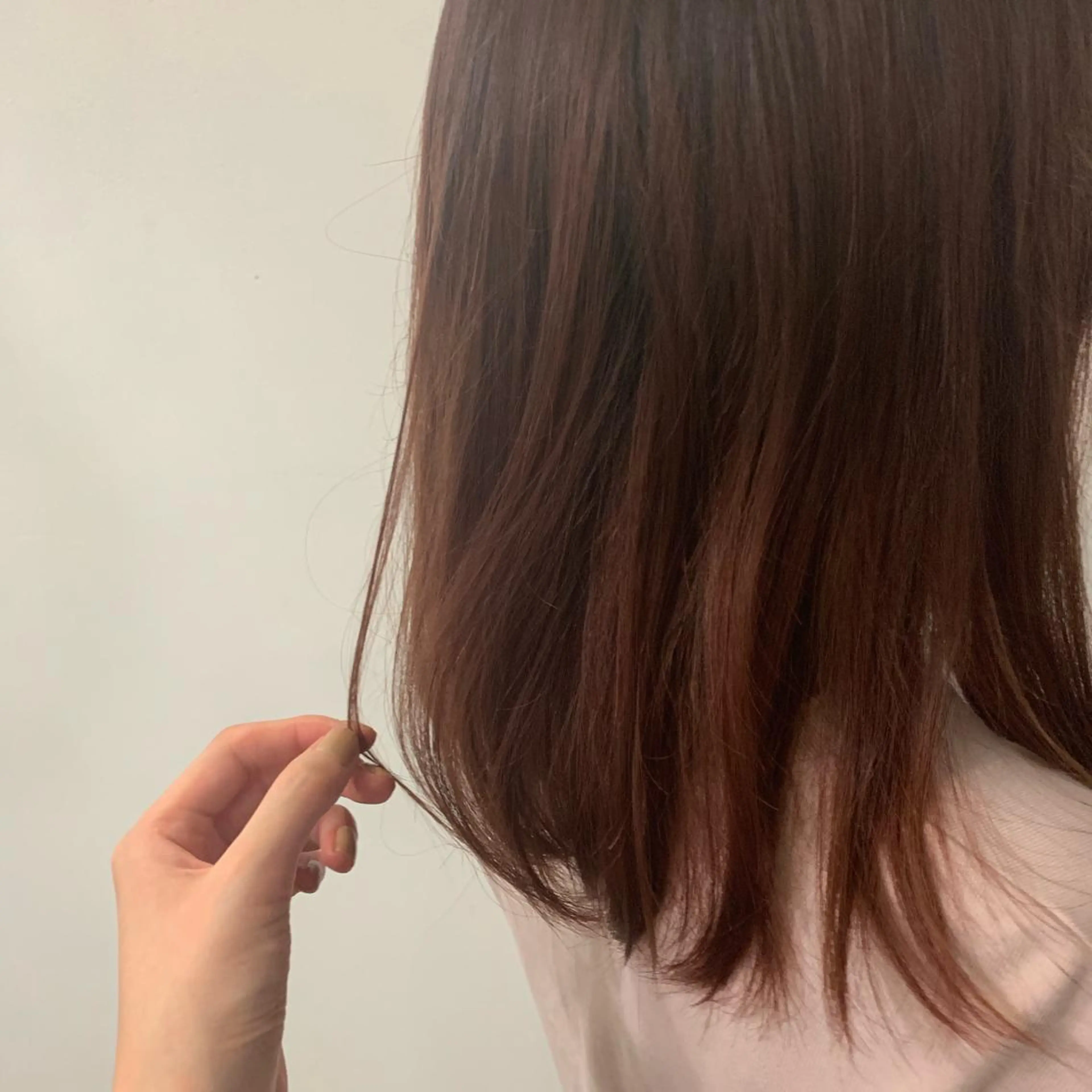 ミディアム カラー ブリーチ ヘアカラー トリートメント 舘谷 愛莉のヘアスタイル